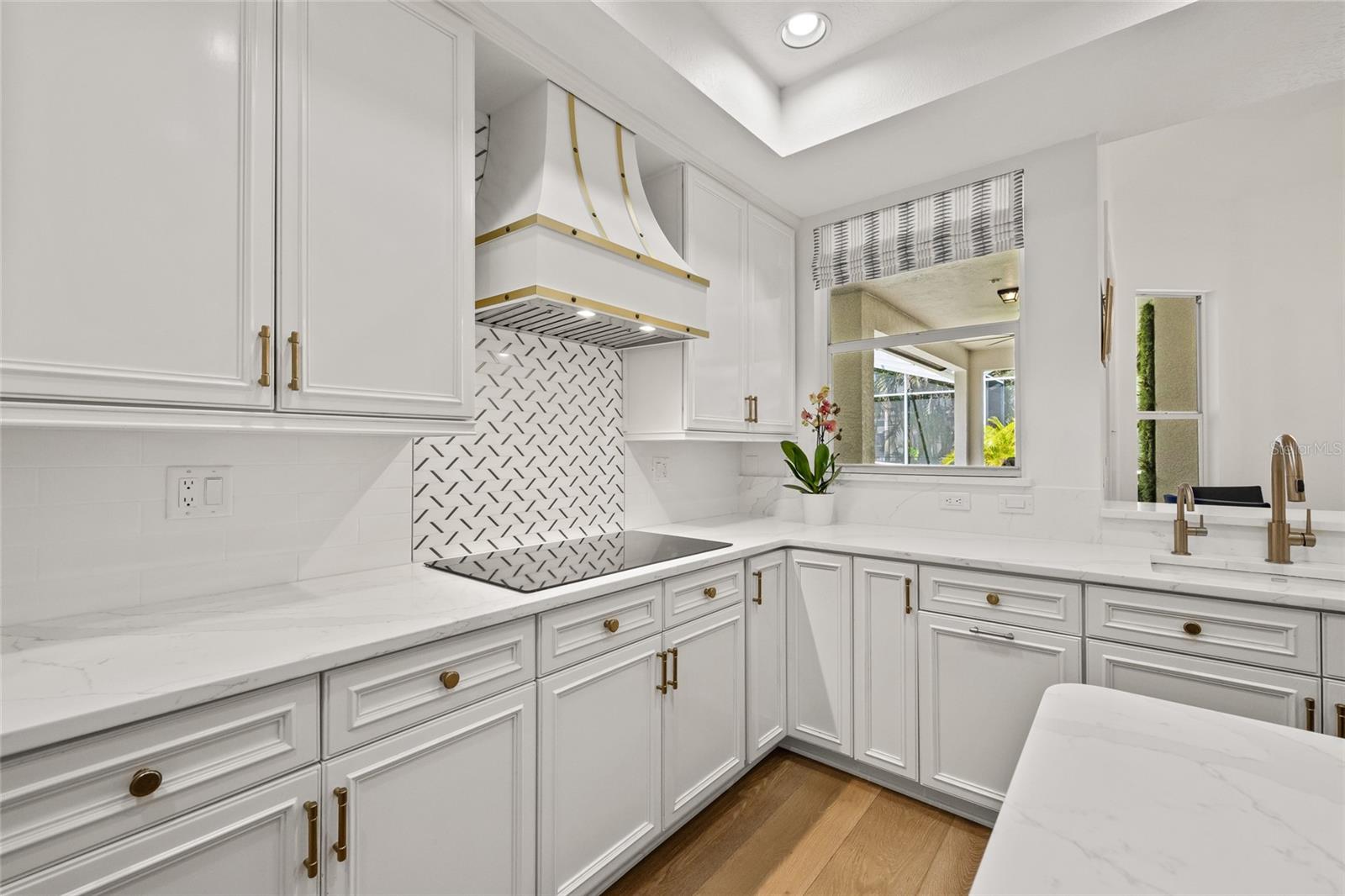 1220 DARLINGTON OAK CIR NE, ST PETERSBURG, FL, 33703