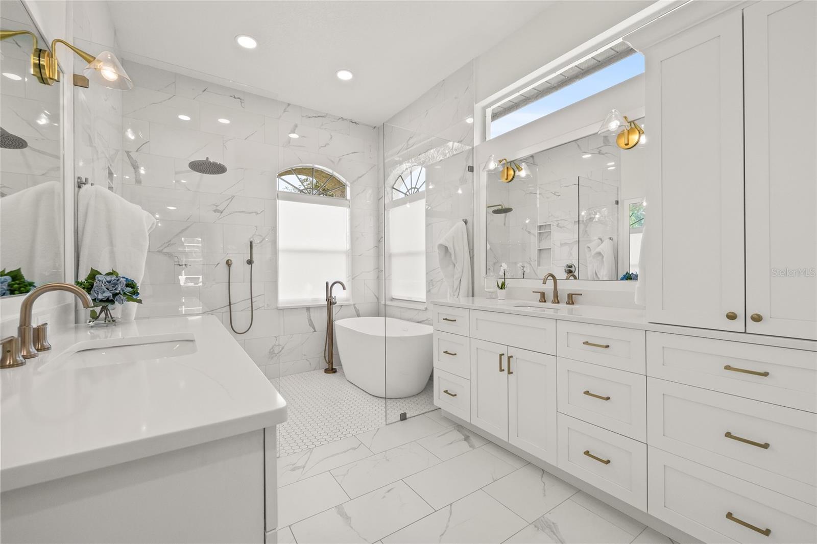 1220 DARLINGTON OAK CIR NE, ST PETERSBURG, FL, 33703