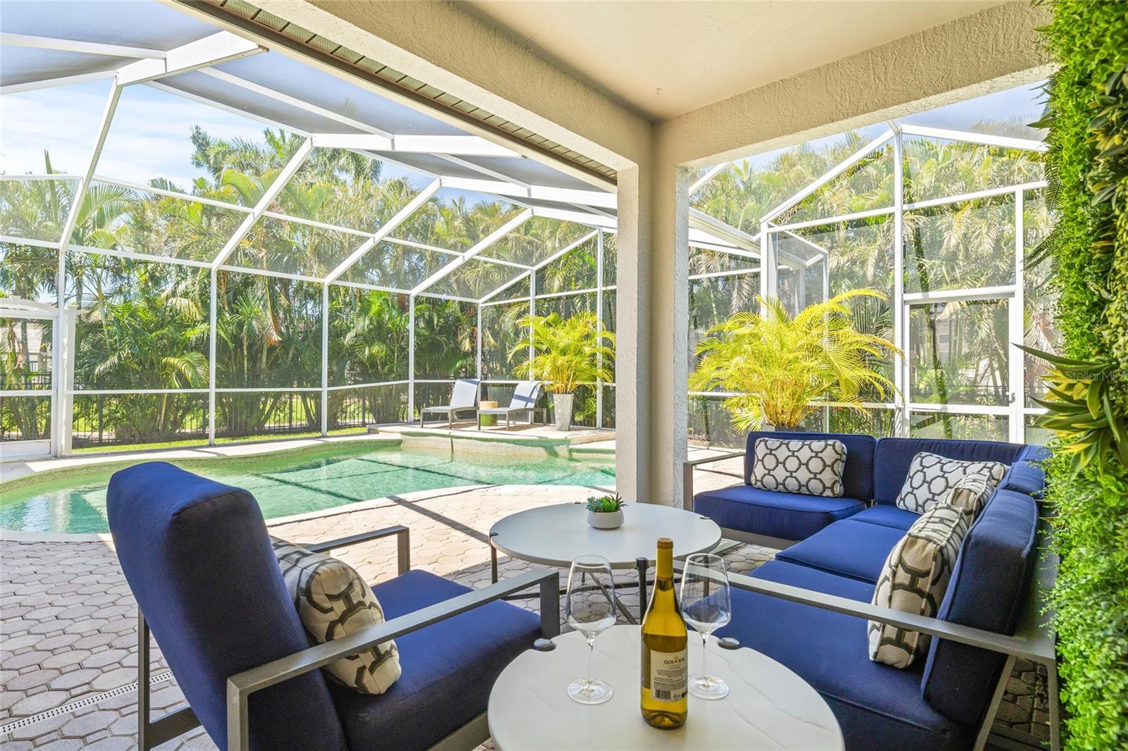 1220 DARLINGTON OAK CIR NE, ST PETERSBURG, FL, 33703