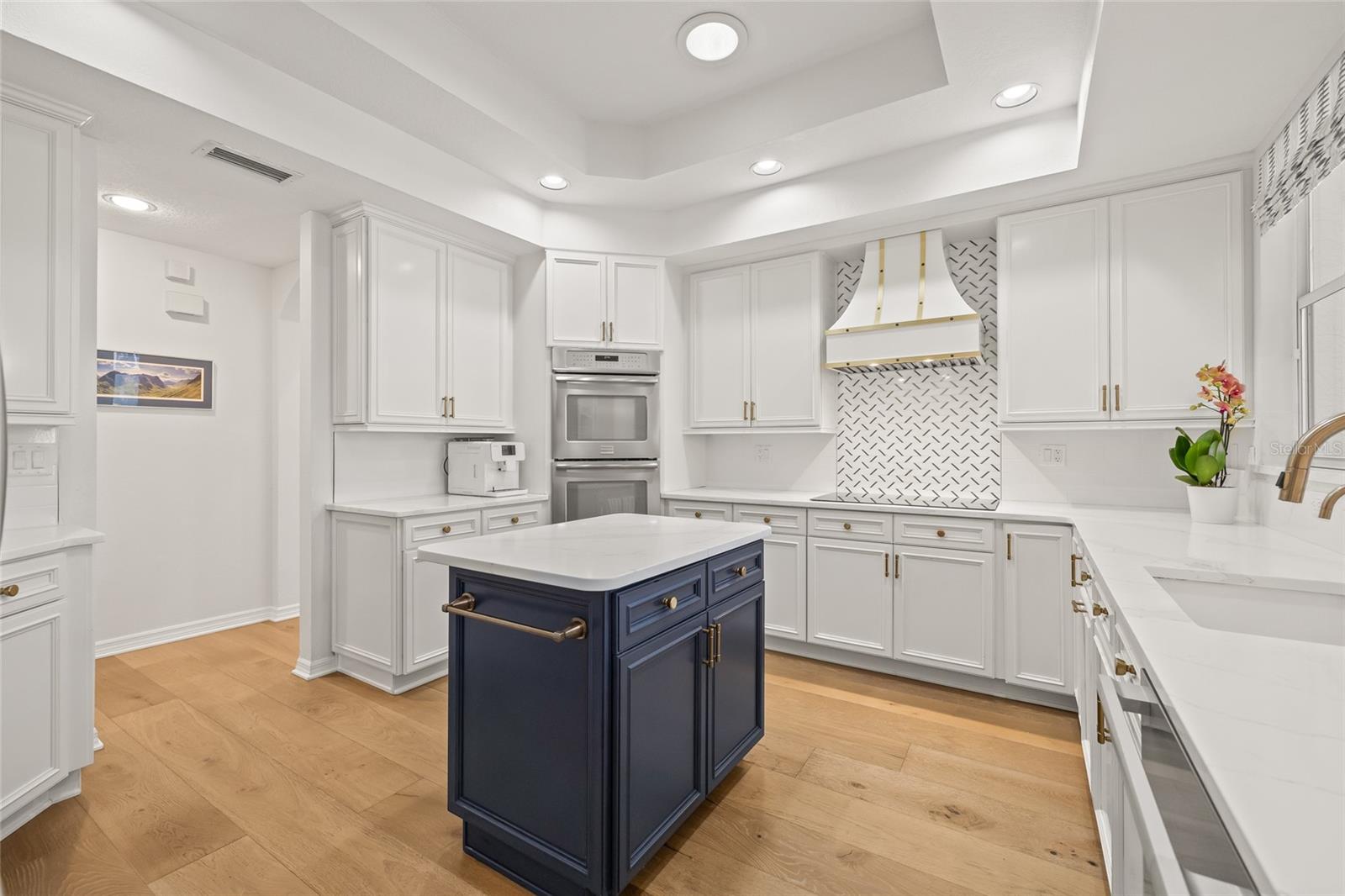 1220 DARLINGTON OAK CIR NE, ST PETERSBURG, FL, 33703