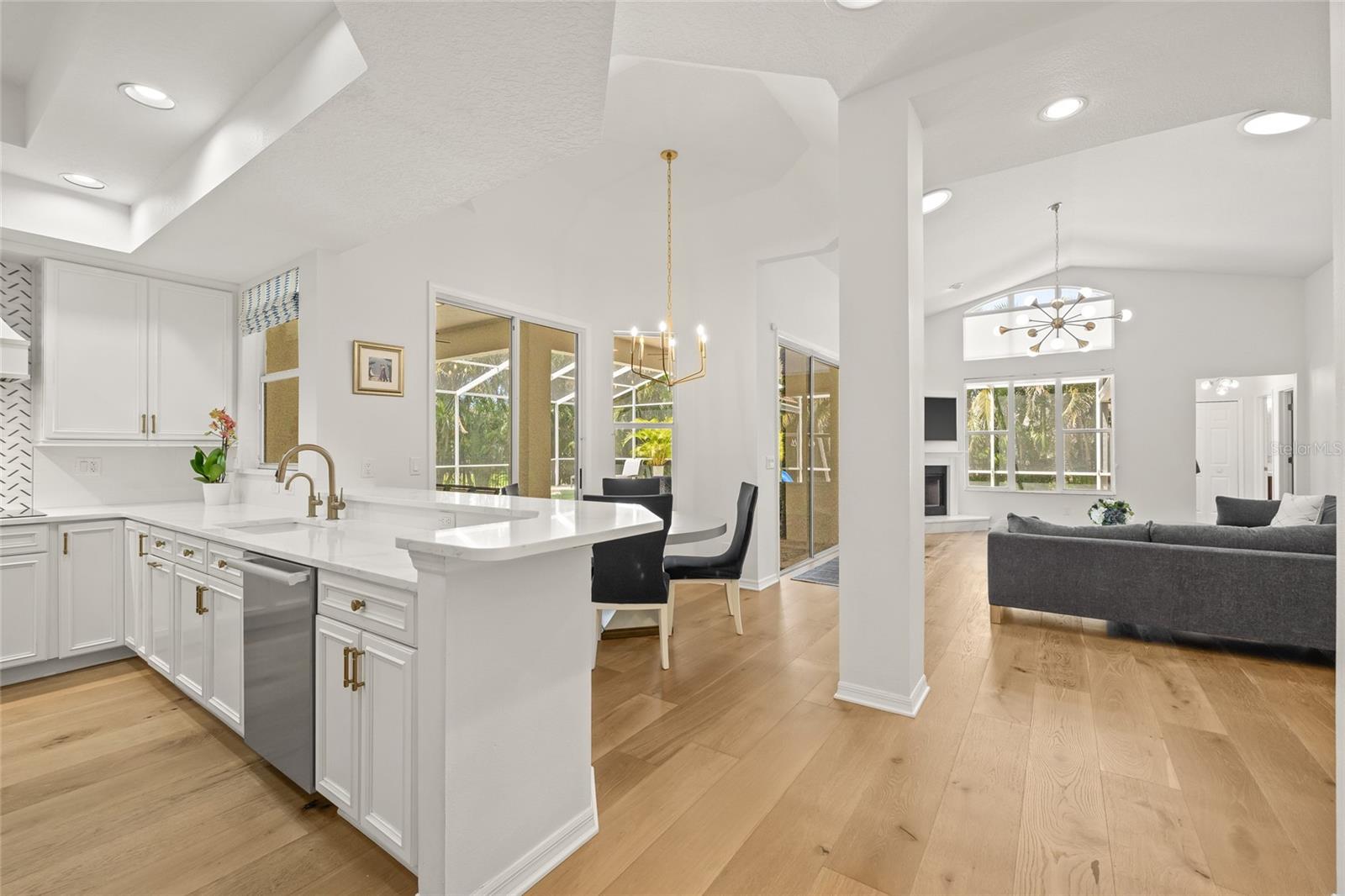 1220 DARLINGTON OAK CIR NE, ST PETERSBURG, FL, 33703