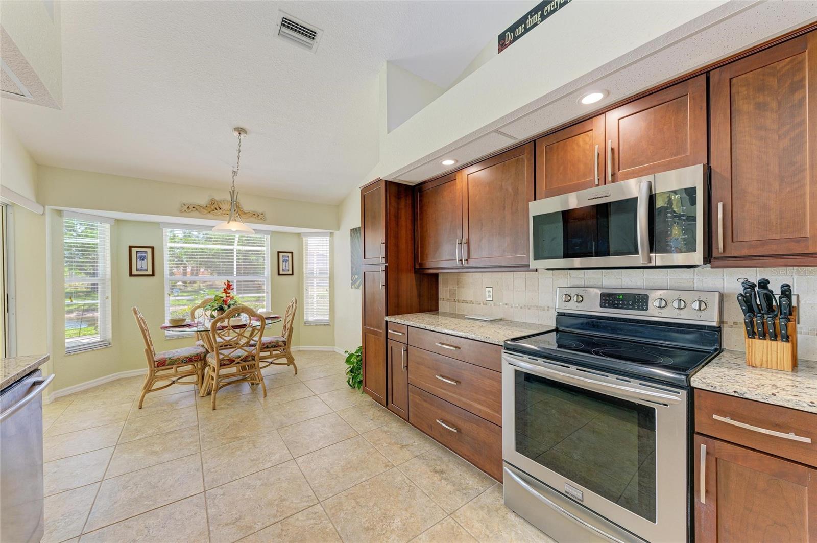 68 LONG MEADOW LN, ROTONDA WEST, FL, 33947