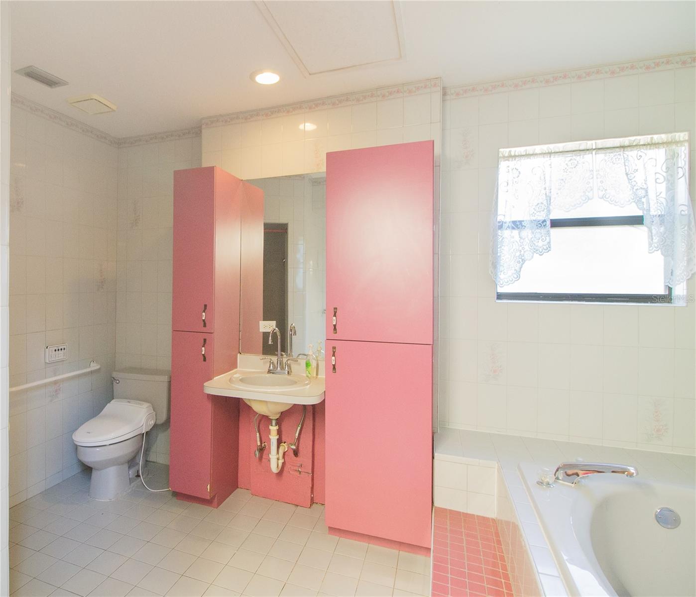 2112 ROBIE AVE, MOUNT DORA, FL, 32757