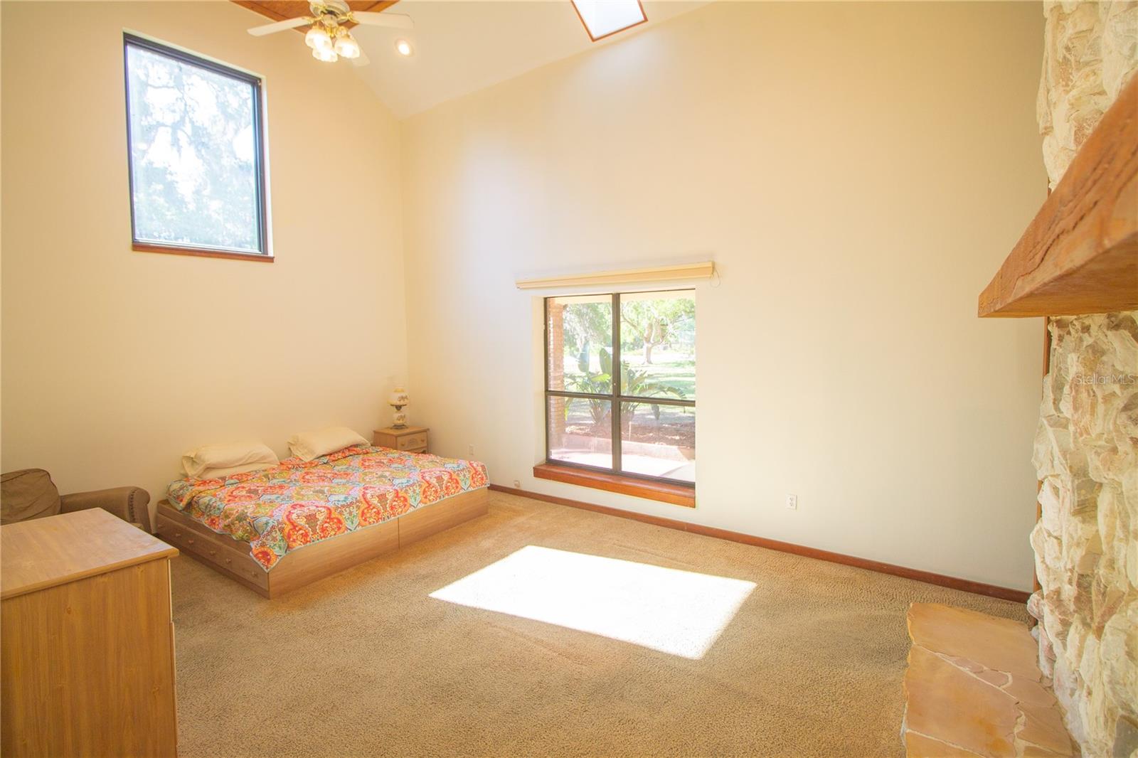 2112 ROBIE AVE, MOUNT DORA, FL, 32757