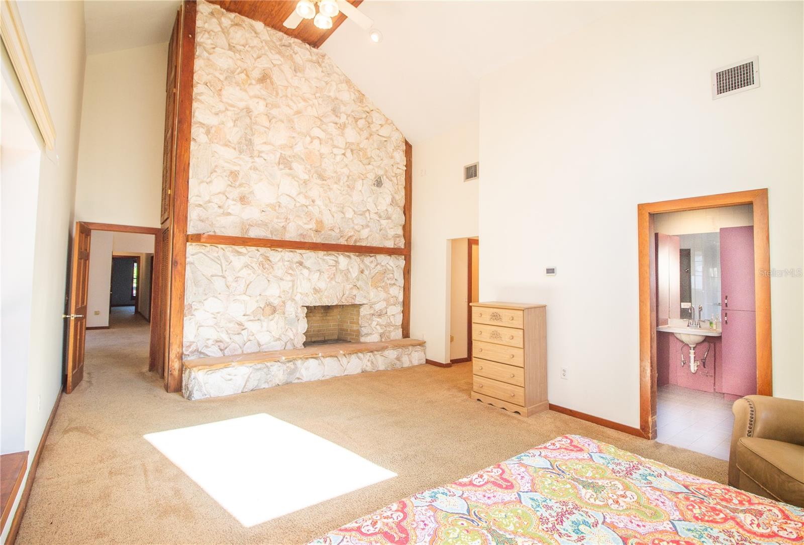 2112 ROBIE AVE, MOUNT DORA, FL, 32757