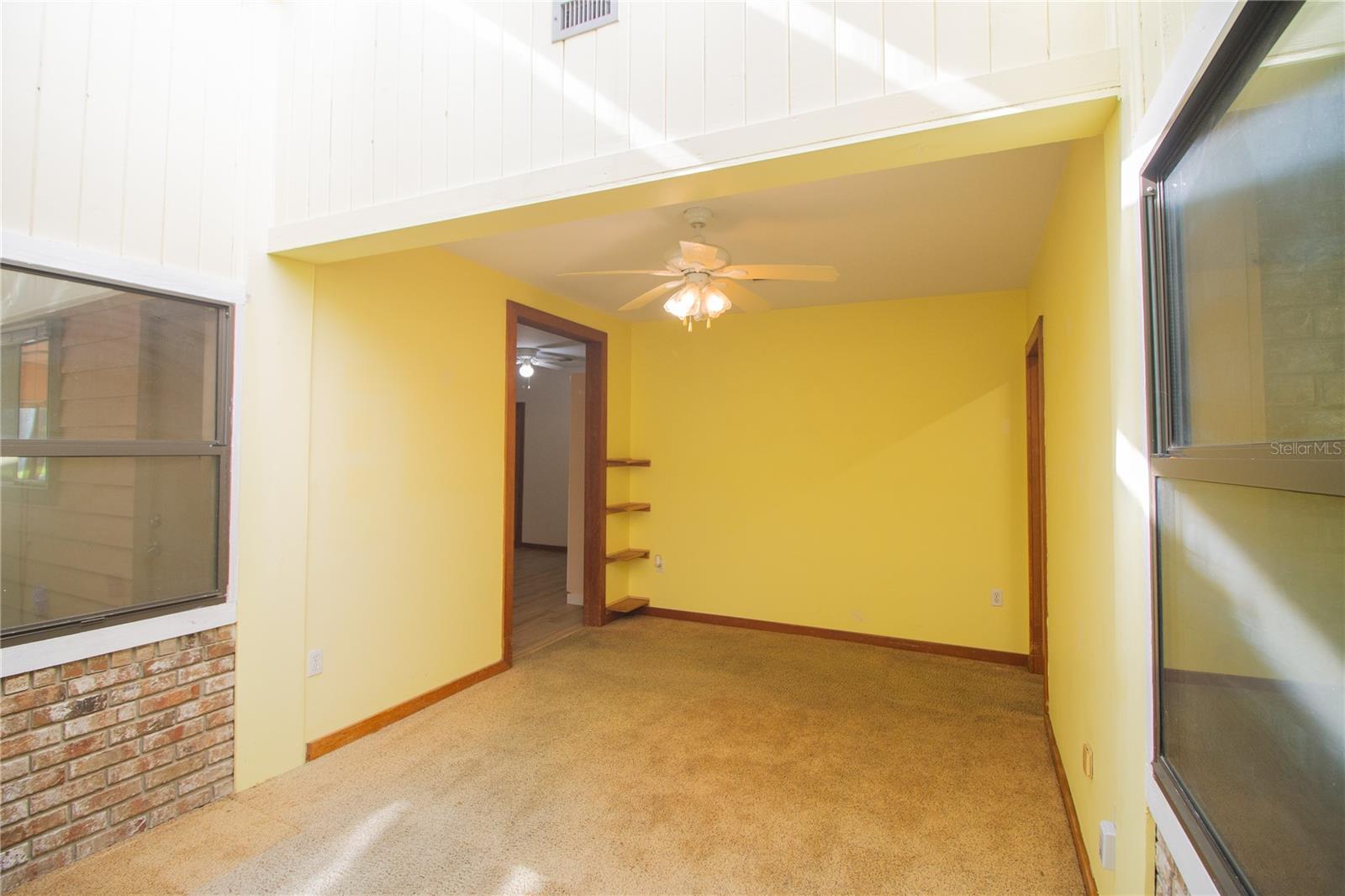 2112 ROBIE AVE, MOUNT DORA, FL, 32757