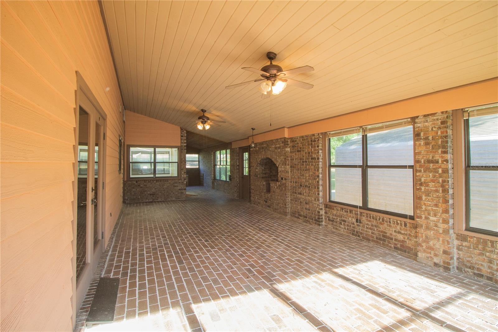 2112 ROBIE AVE, MOUNT DORA, FL, 32757