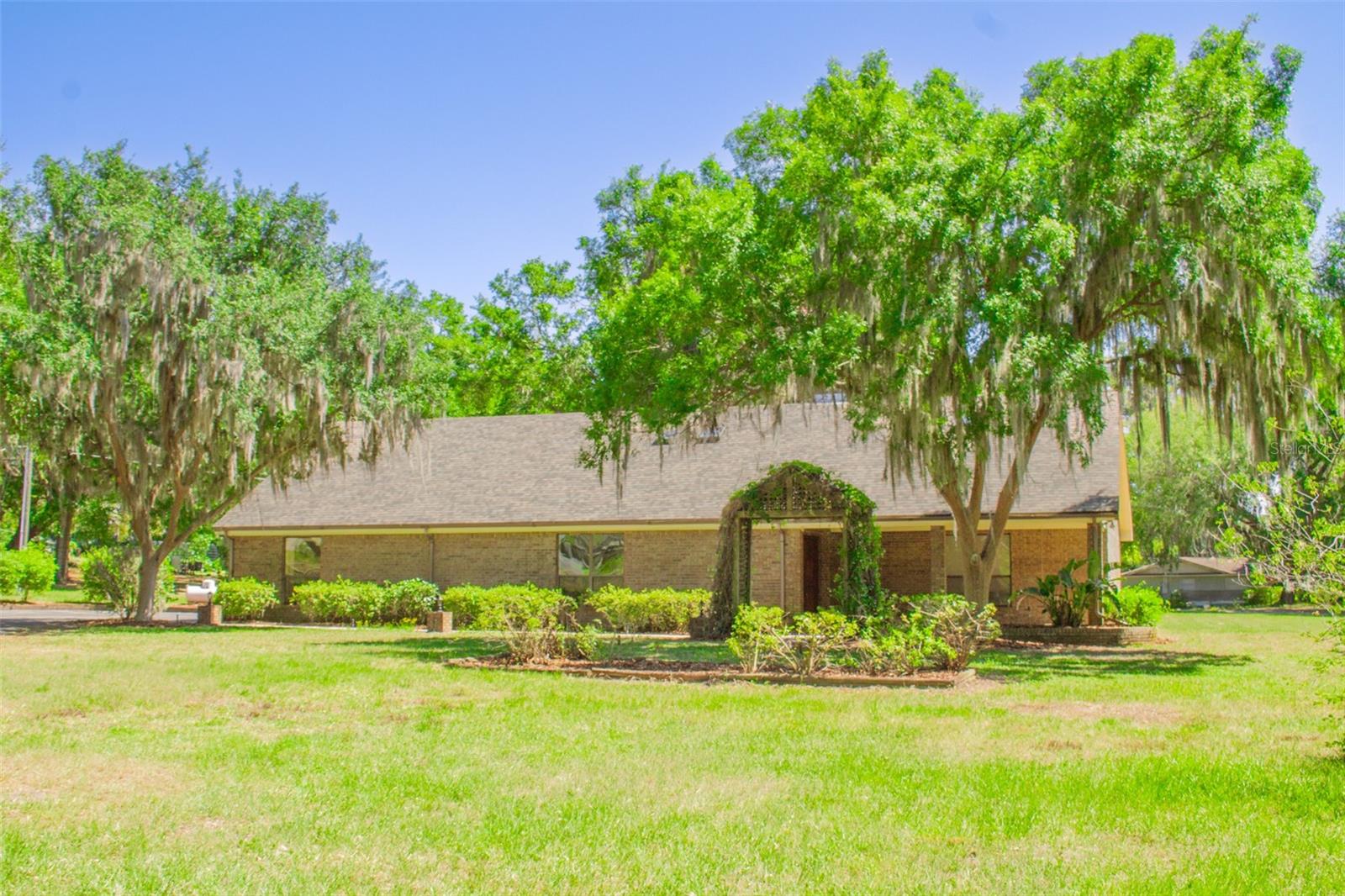 2112 ROBIE AVE, MOUNT DORA, FL, 32757