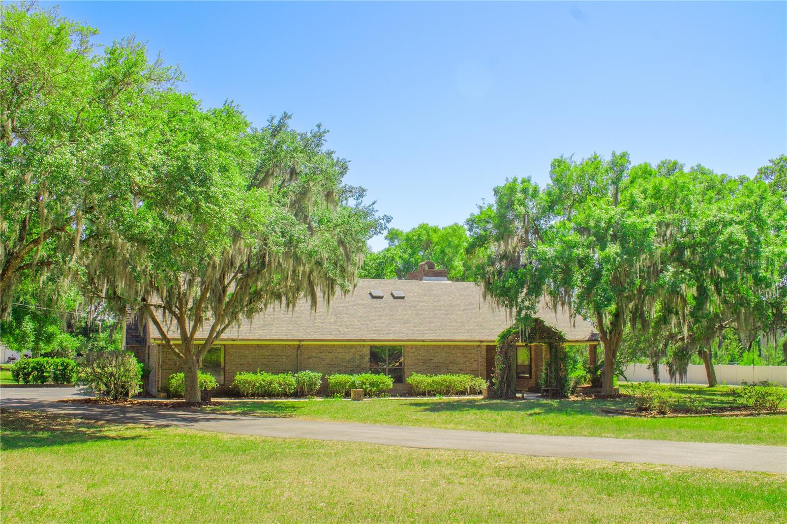 2112 ROBIE AVE, MOUNT DORA, FL, 32757