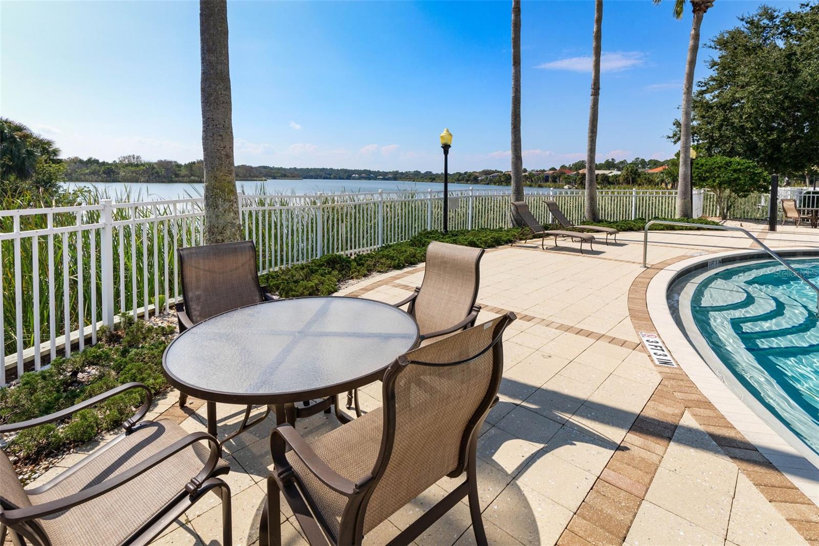 52 N LAKEWALK DR, PALM COAST, FL, 32137