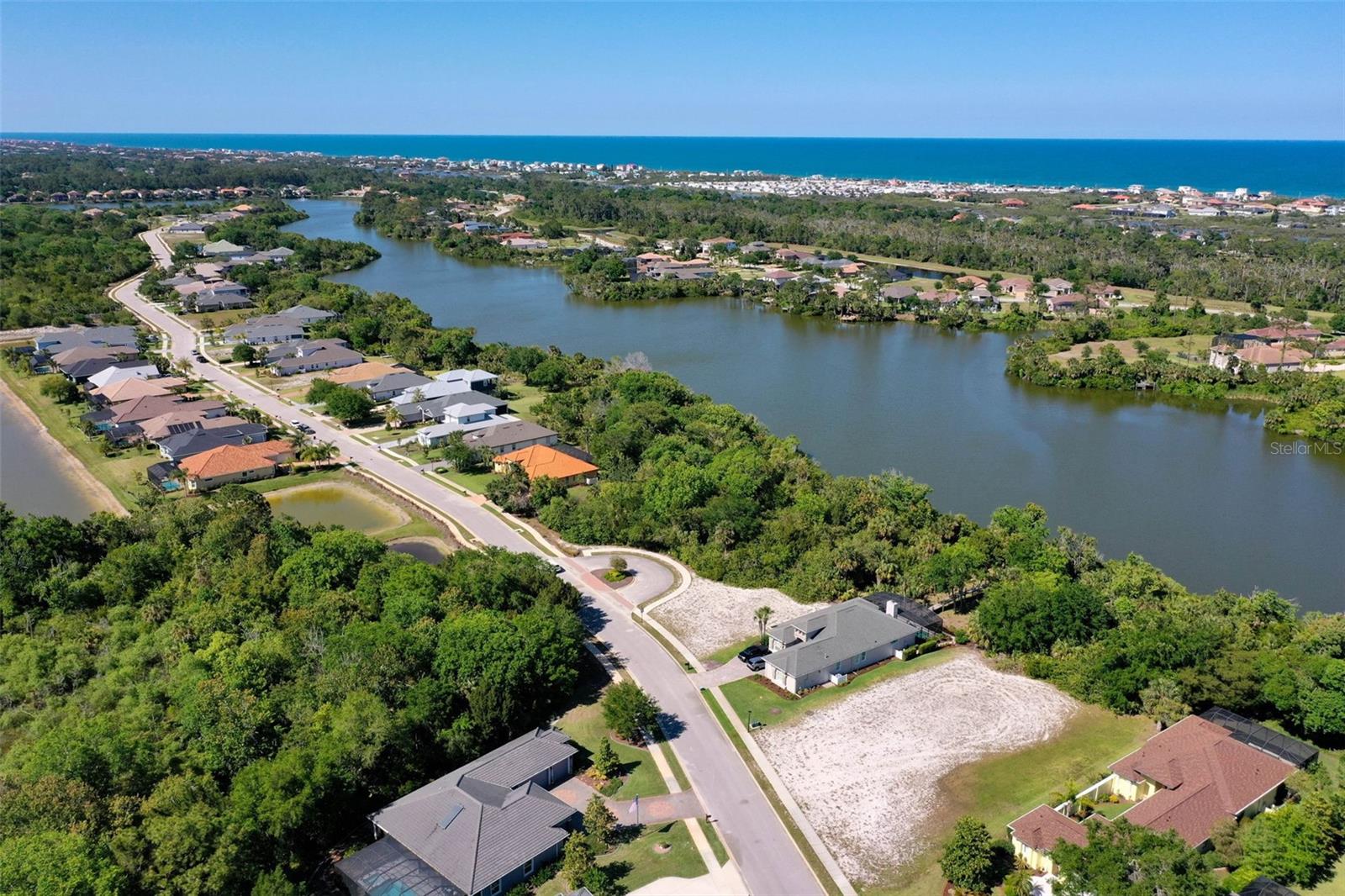 52 N LAKEWALK DR, PALM COAST, FL, 32137