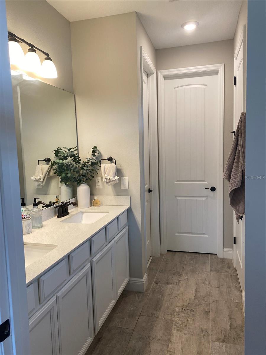 726 CALABRIA WAY, HOWEY IN THE HILLS, FL, 34737