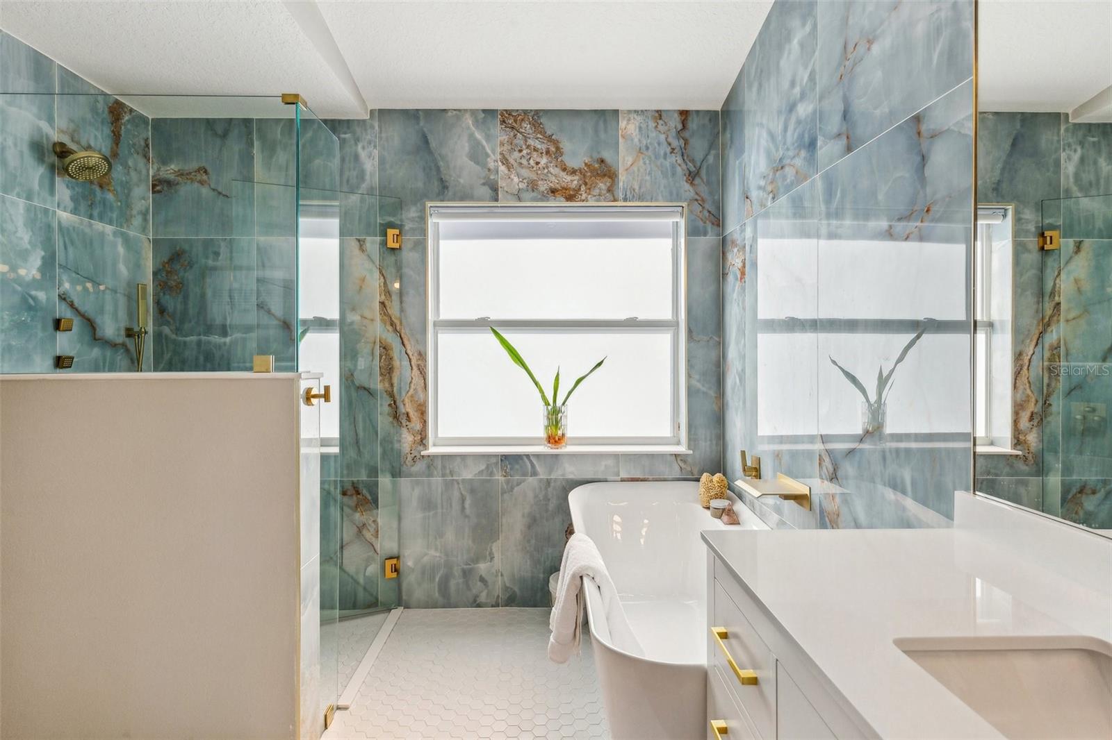 7308 CARRINGTON OAKS LN, APOLLO BEACH, FL, 33572