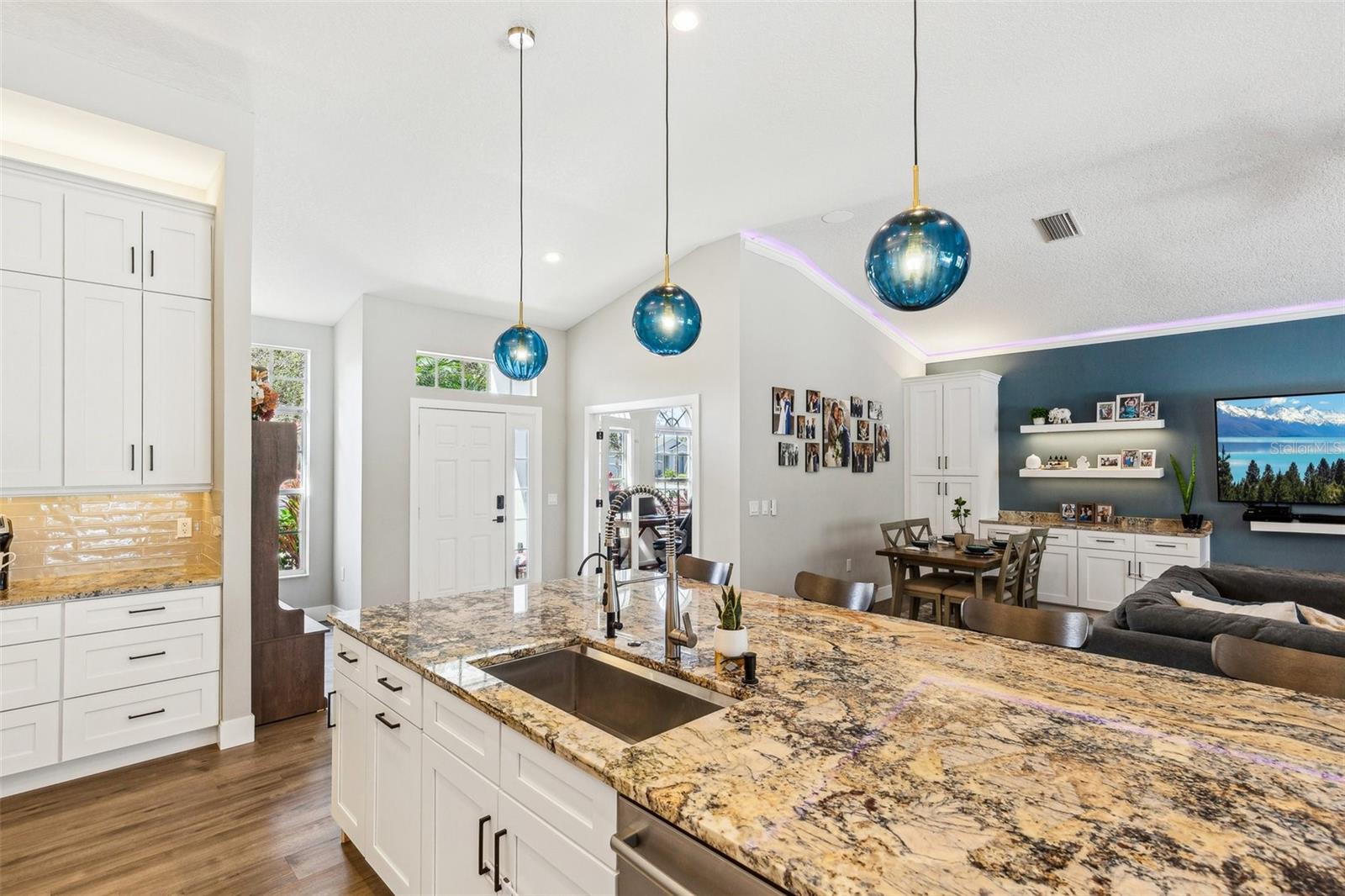 7308 CARRINGTON OAKS LN, APOLLO BEACH, FL, 33572