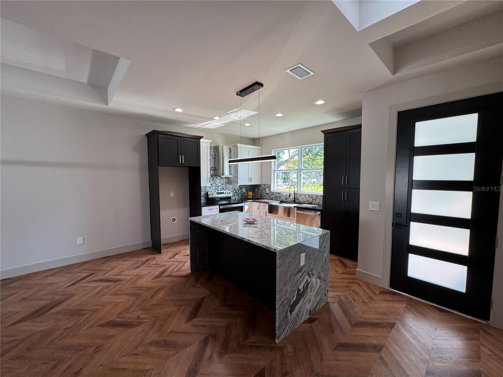 7208 N GLEN AVE, TAMPA, FL, 33614