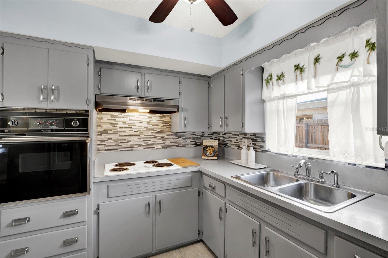 6125 37TH AVE N, ST PETERSBURG, FL, 33710