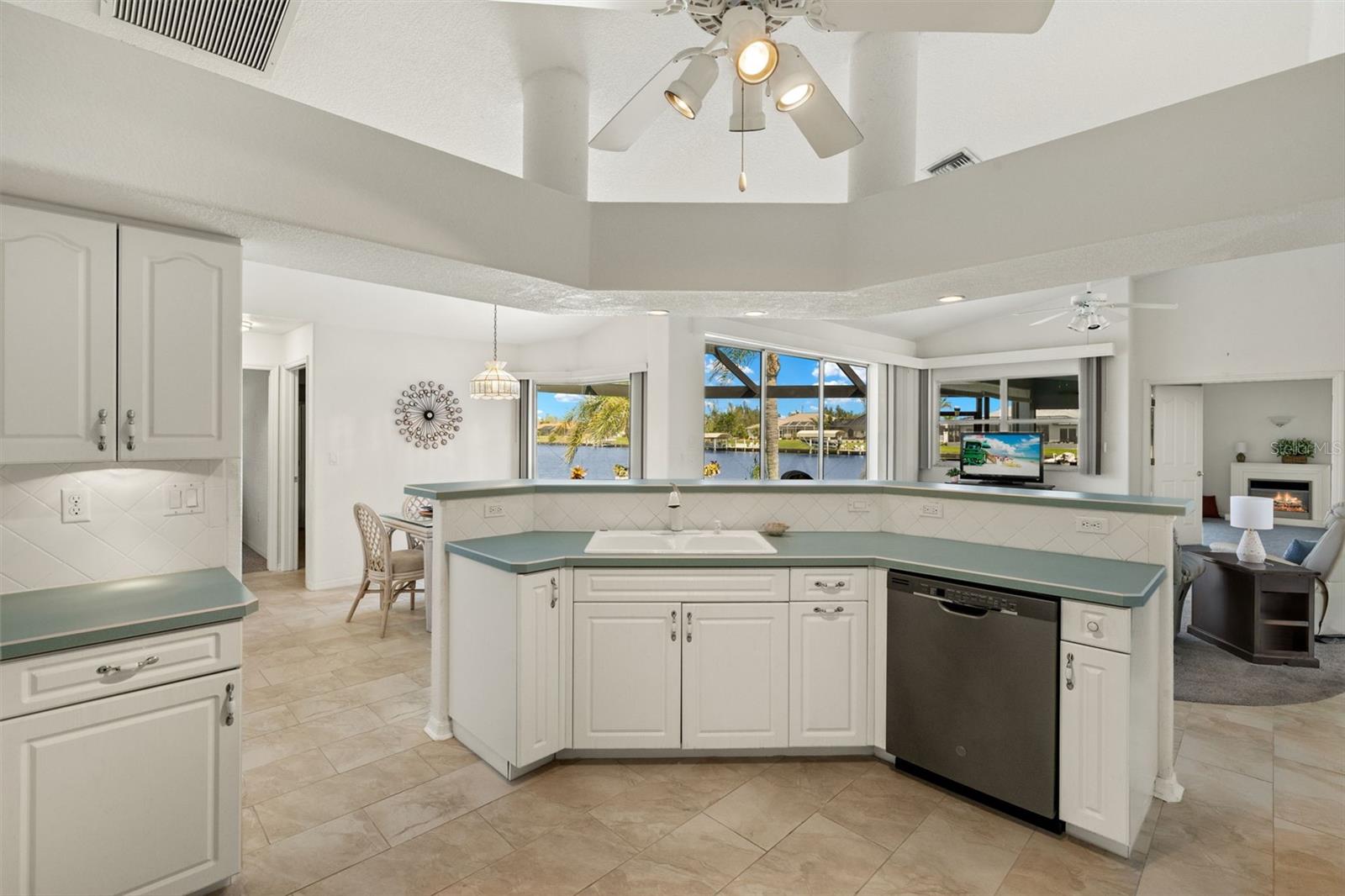 9277 ST PAUL DR, PORT CHARLOTTE, FL, 33981