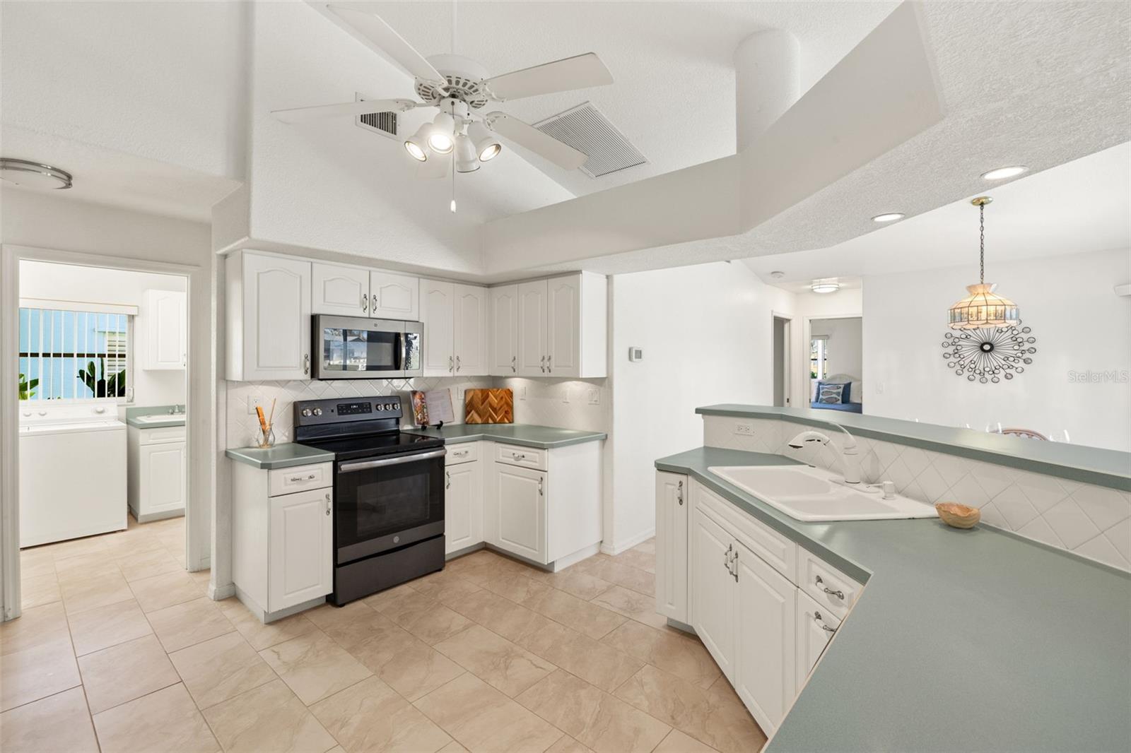 9277 ST PAUL DR, PORT CHARLOTTE, FL, 33981