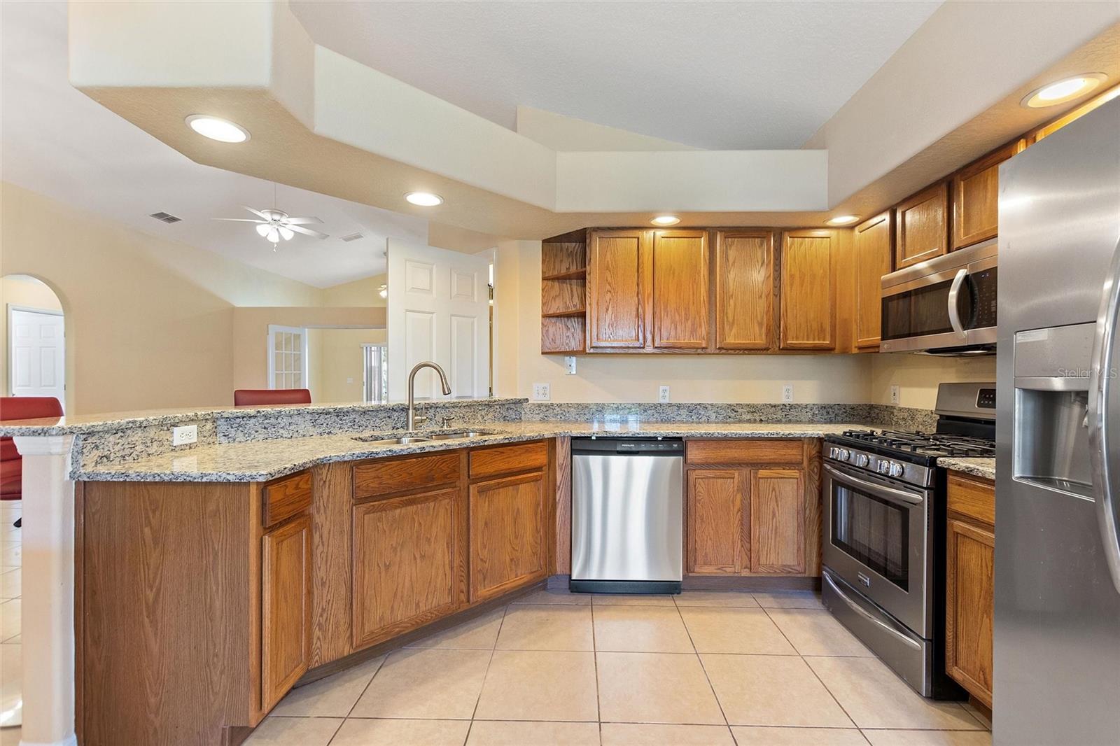 1111 KNIGHTSBRIDGE CIR, DAVENPORT, FL, 33896