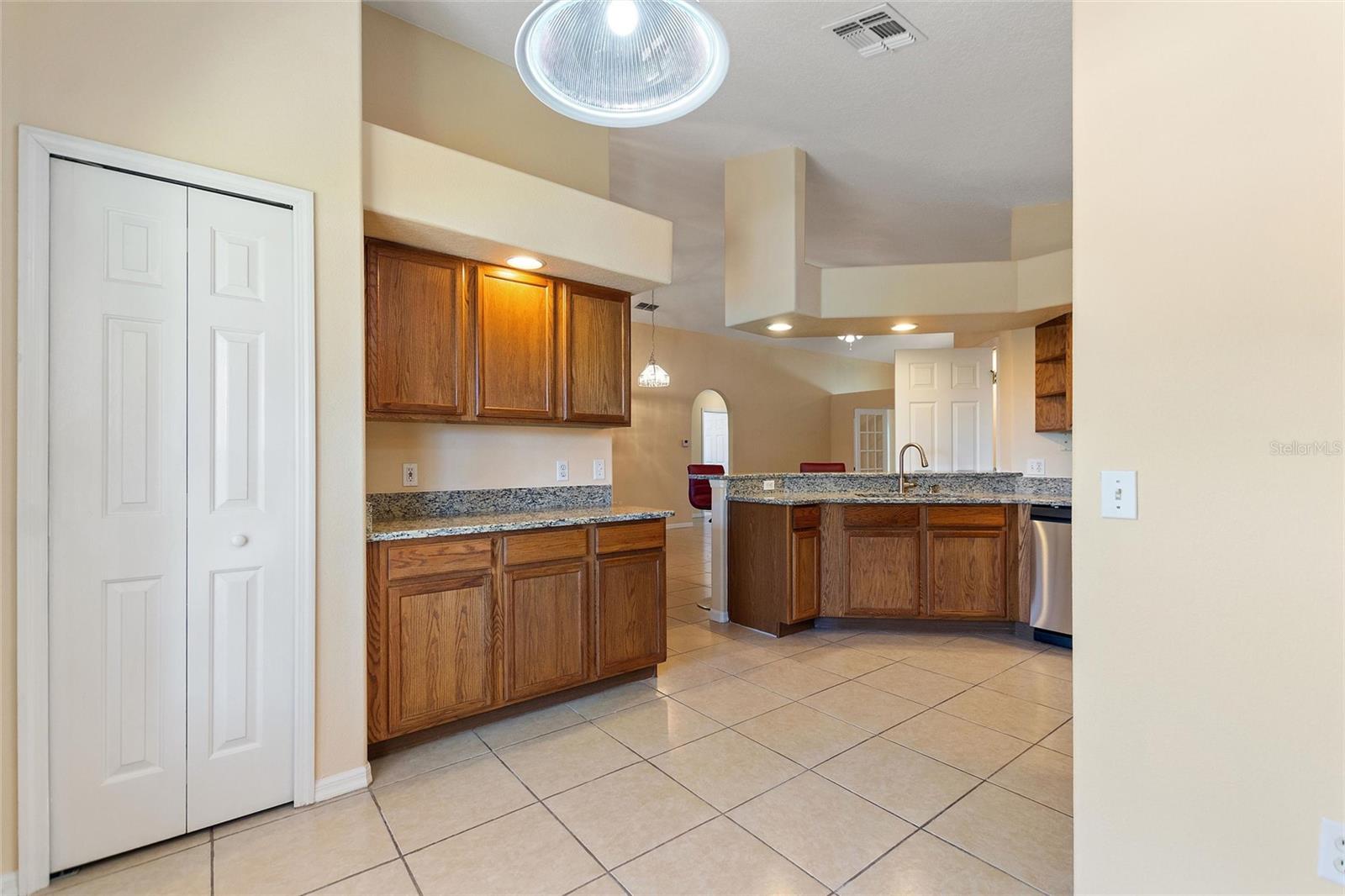 1111 KNIGHTSBRIDGE CIR, DAVENPORT, FL, 33896