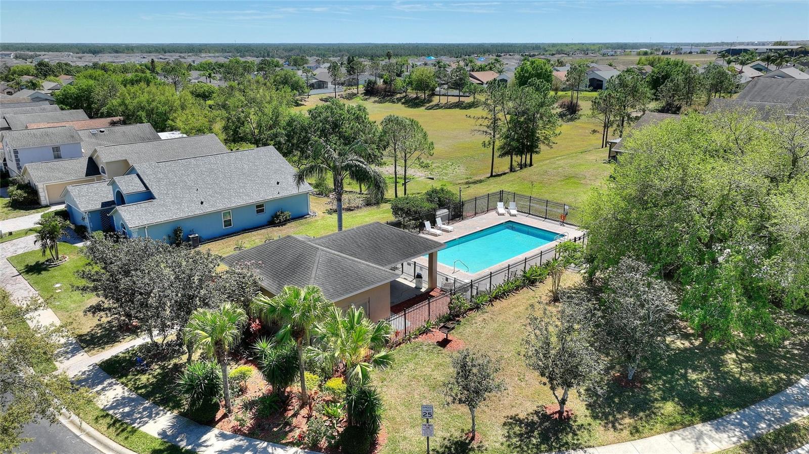 1111 KNIGHTSBRIDGE CIR, DAVENPORT, FL, 33896