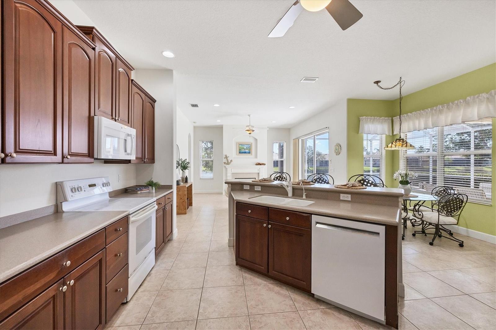 2931 BRAVURA LAKE DR, SARASOTA, FL, 34240