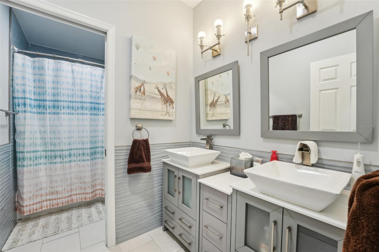 750 SAND PINE DR NE, ST PETERSBURG, FL, 33703