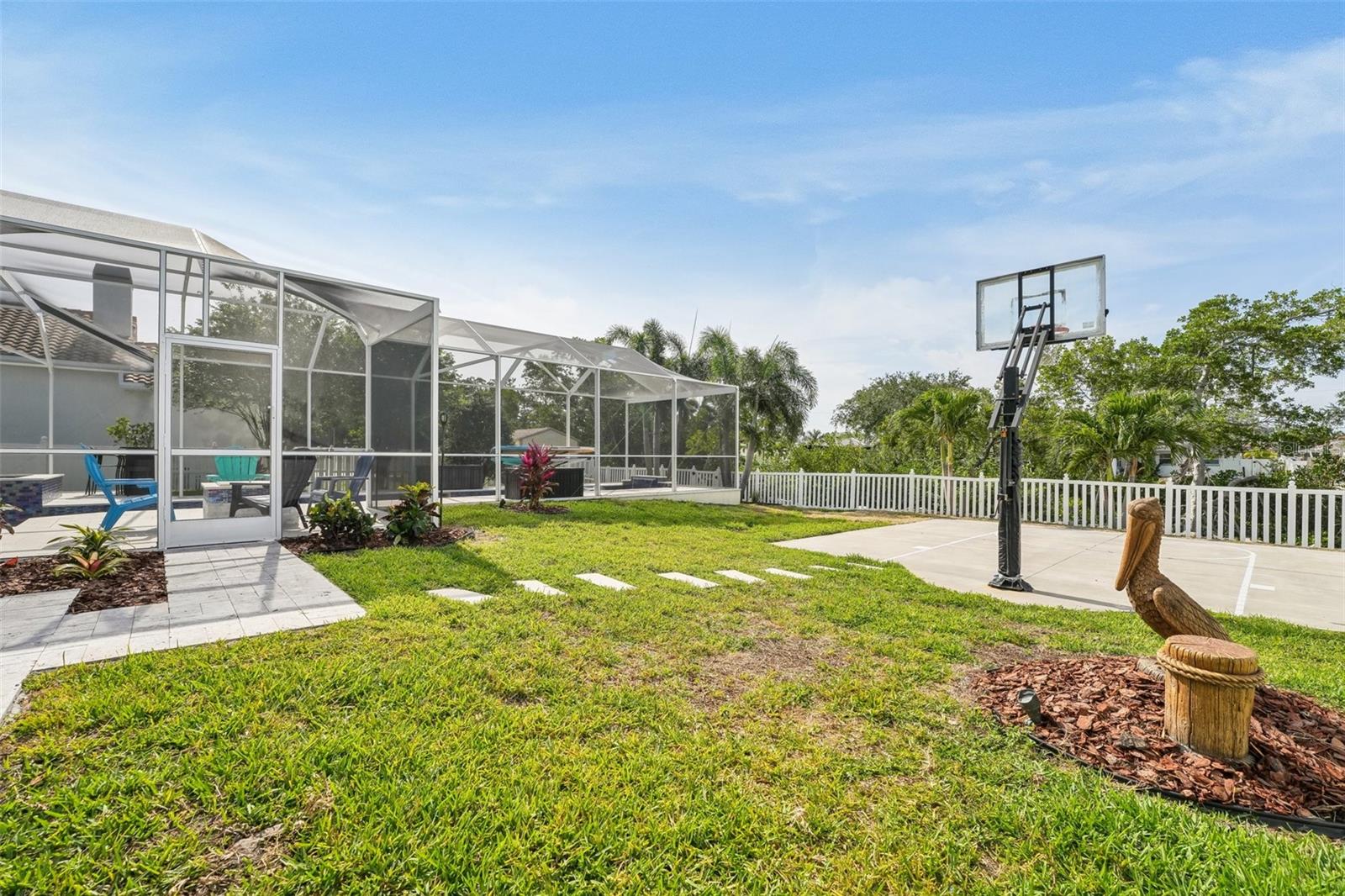 750 SAND PINE DR NE, ST PETERSBURG, FL, 33703