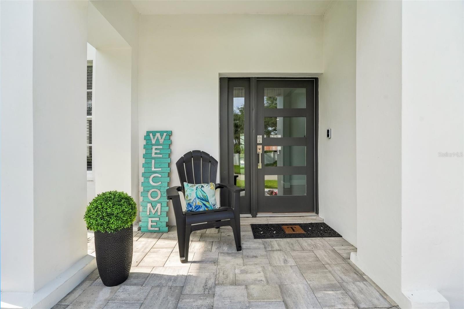 750 SAND PINE DR NE, ST PETERSBURG, FL, 33703