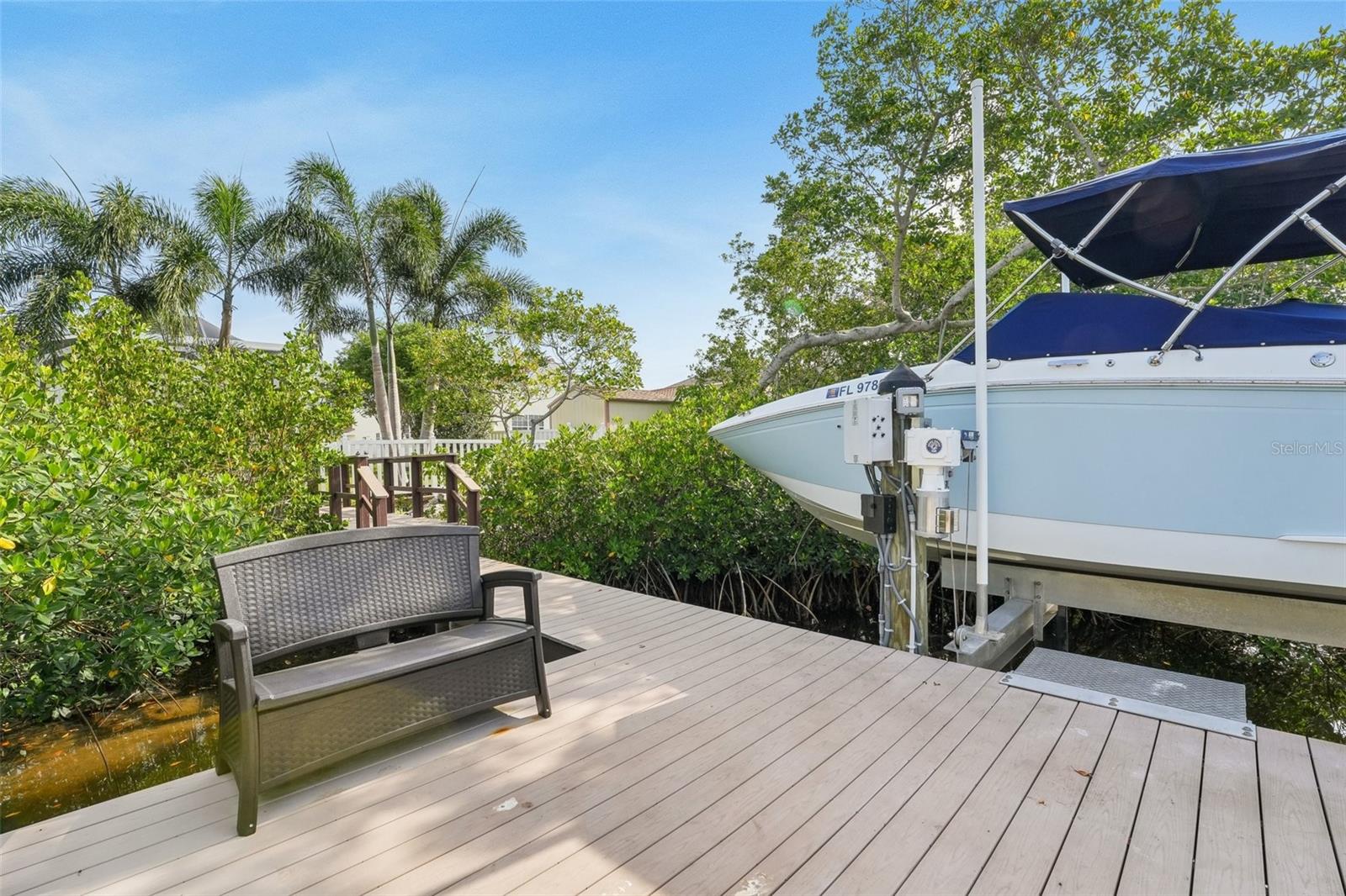 750 SAND PINE DR NE, ST PETERSBURG, FL, 33703