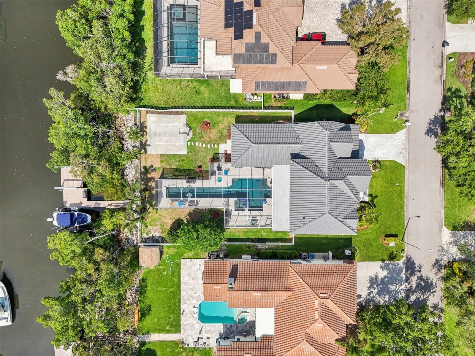 750 SAND PINE DR NE, ST PETERSBURG, FL, 33703