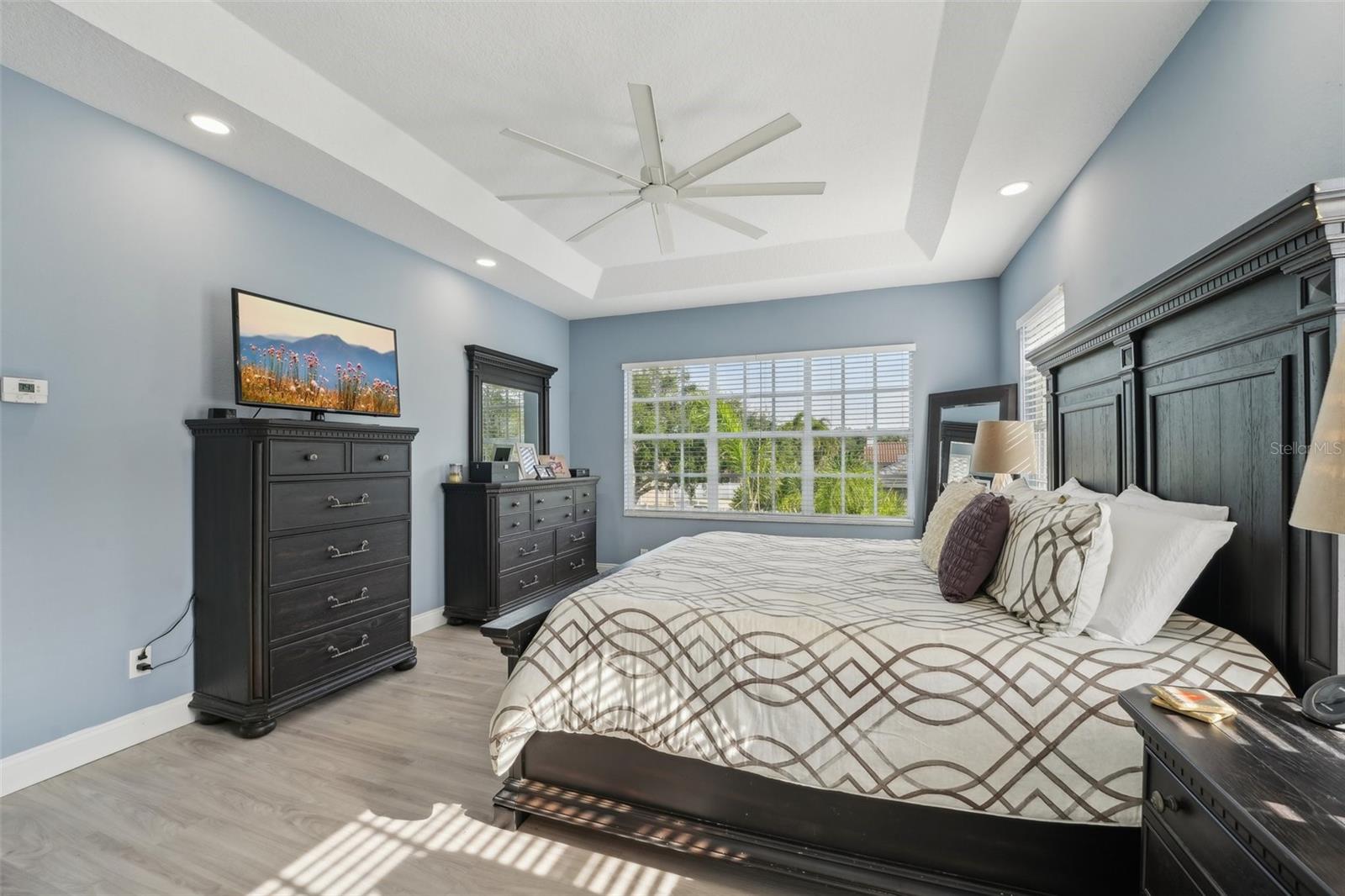 750 SAND PINE DR NE, ST PETERSBURG, FL, 33703