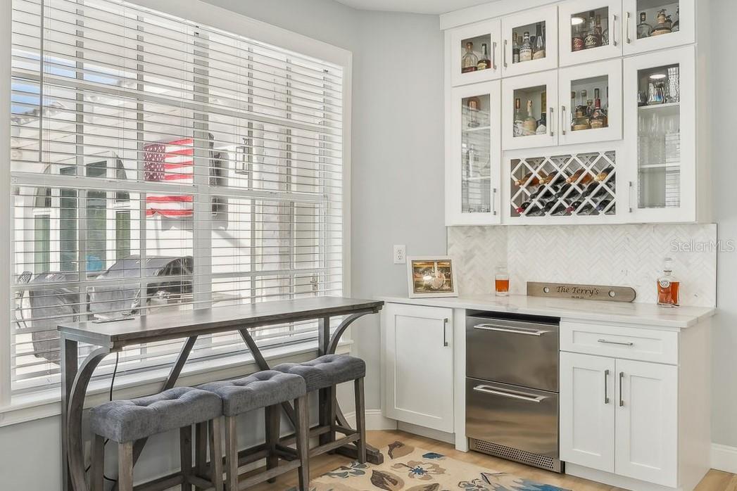 750 SAND PINE DR NE, ST PETERSBURG, FL, 33703