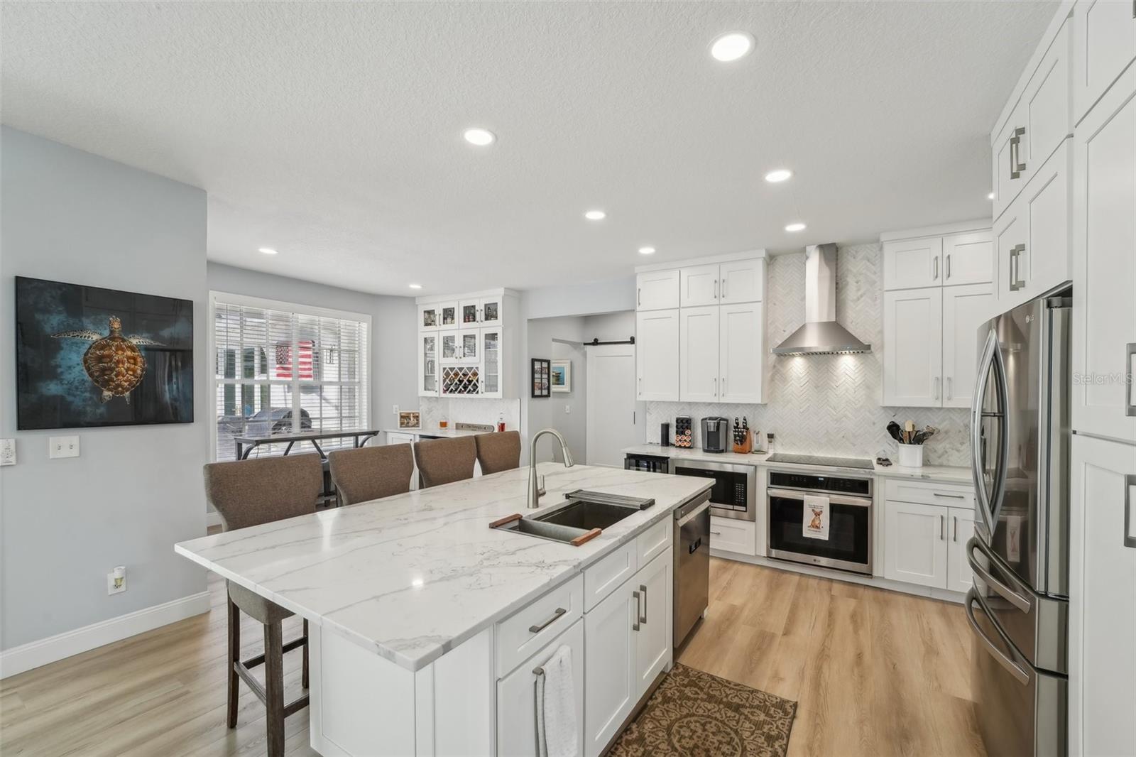 750 SAND PINE DR NE, ST PETERSBURG, FL, 33703