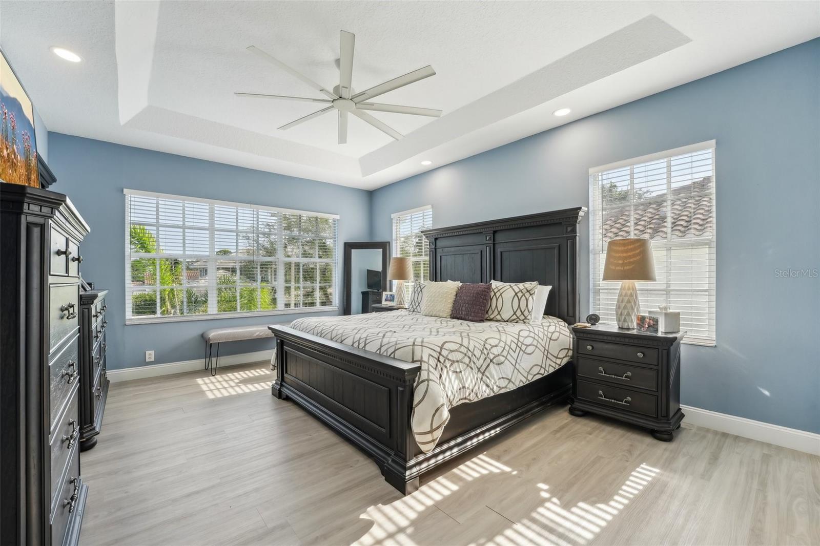 750 SAND PINE DR NE, ST PETERSBURG, FL, 33703