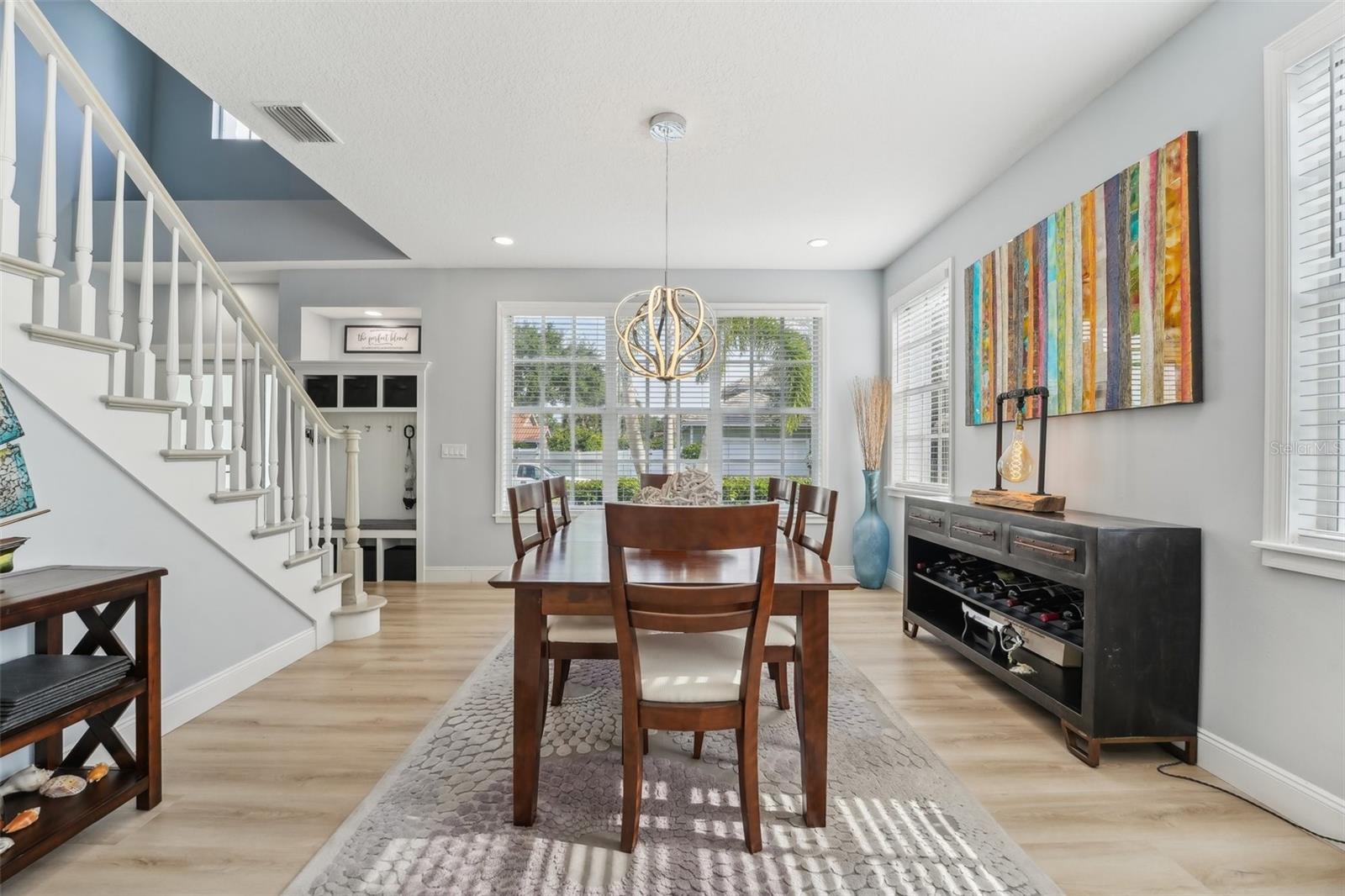 750 SAND PINE DR NE, ST PETERSBURG, FL, 33703