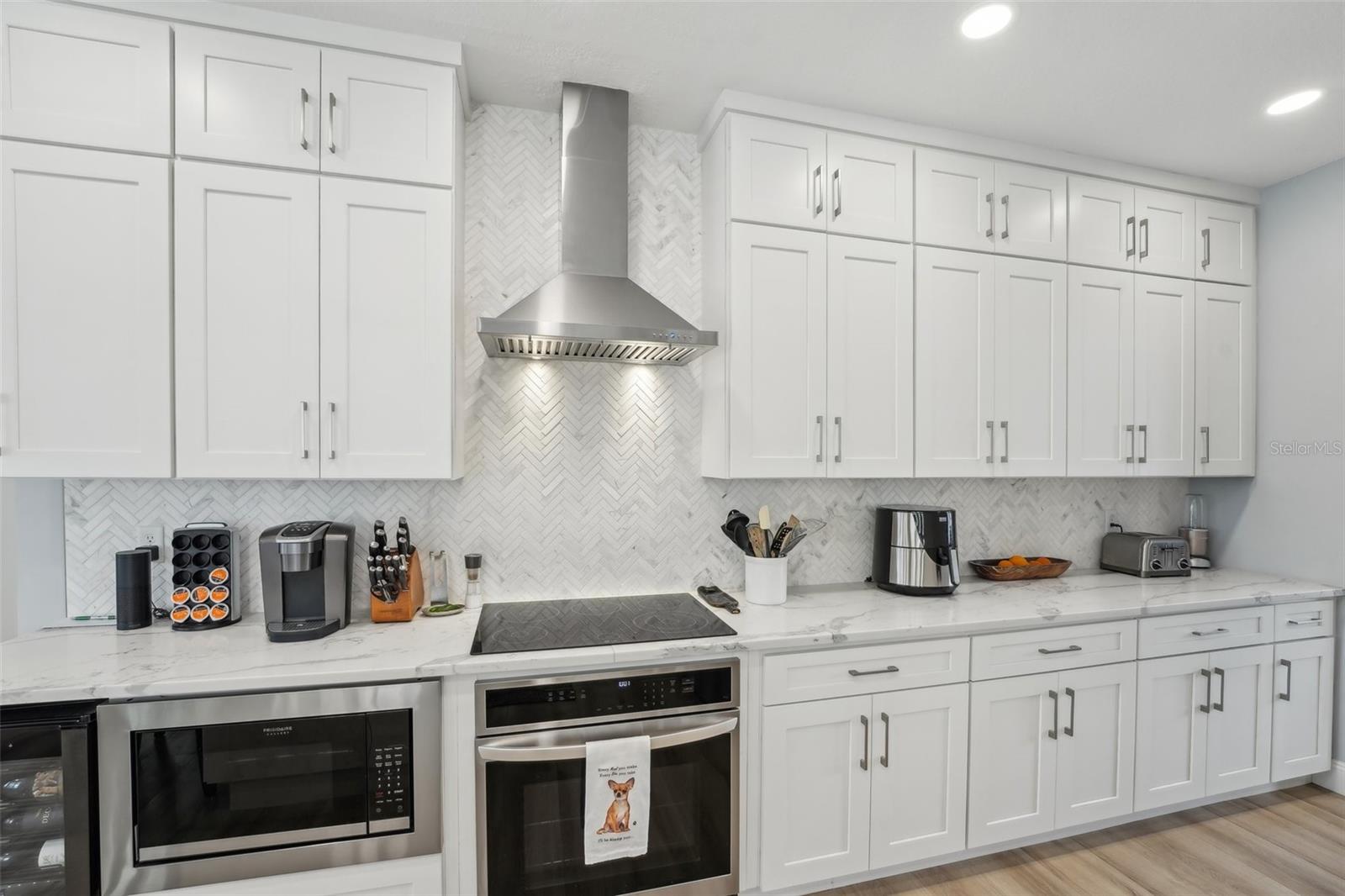 750 SAND PINE DR NE, ST PETERSBURG, FL, 33703