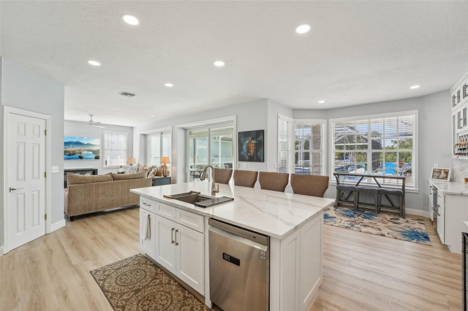 750 SAND PINE DR NE, ST PETERSBURG, FL, 33703