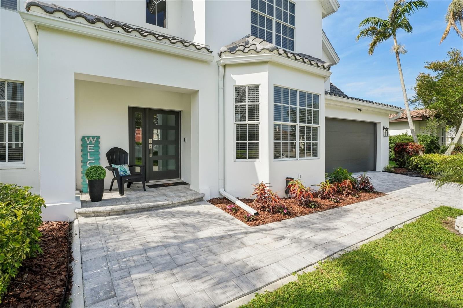 750 SAND PINE DR NE, ST PETERSBURG, FL, 33703