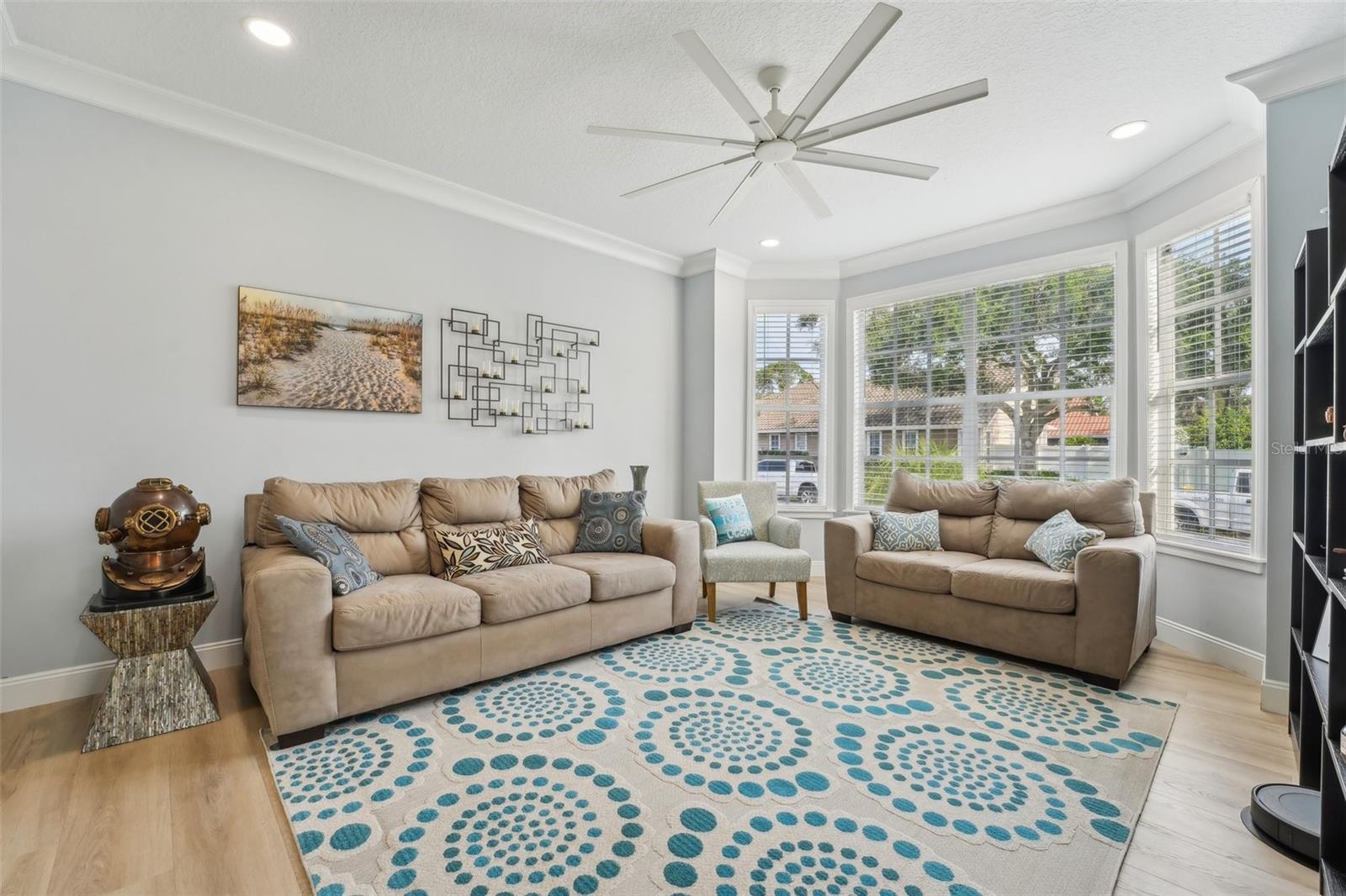 750 SAND PINE DR NE, ST PETERSBURG, FL, 33703