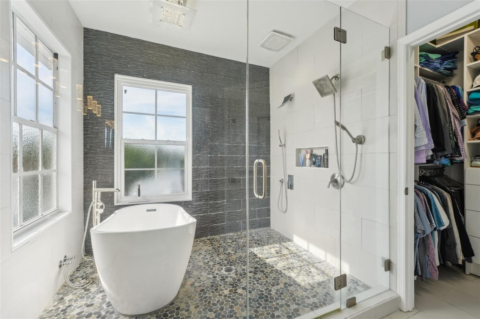 750 SAND PINE DR NE, ST PETERSBURG, FL, 33703