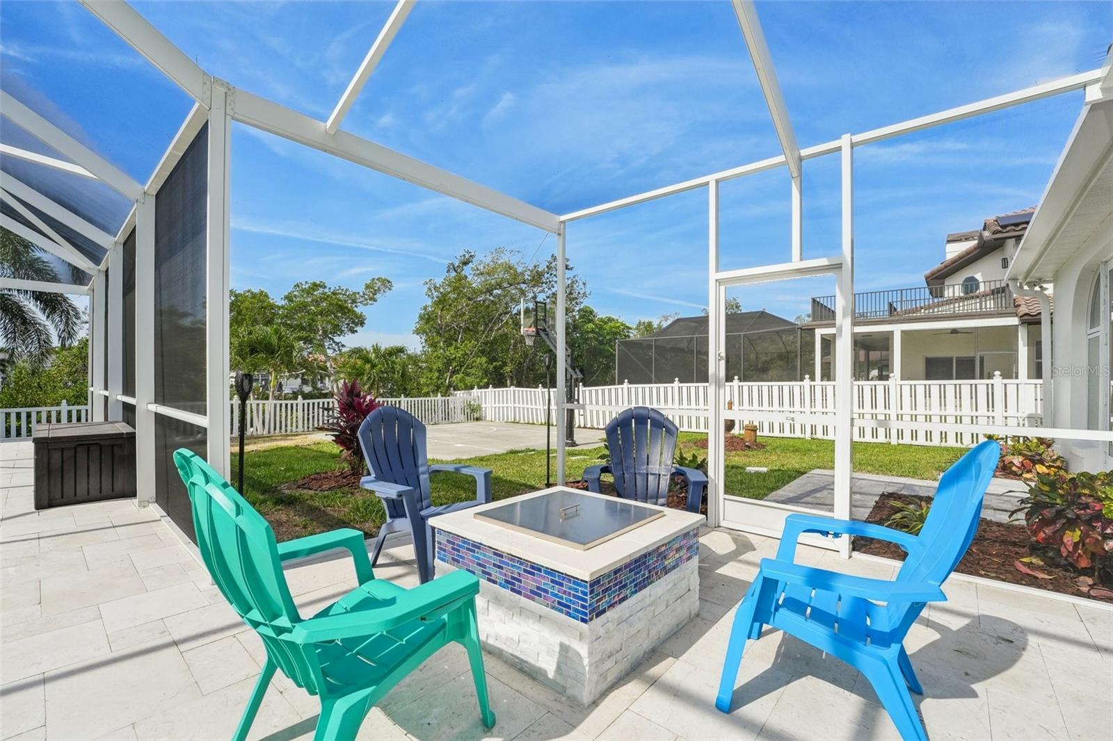 750 SAND PINE DR NE, ST PETERSBURG, FL, 33703