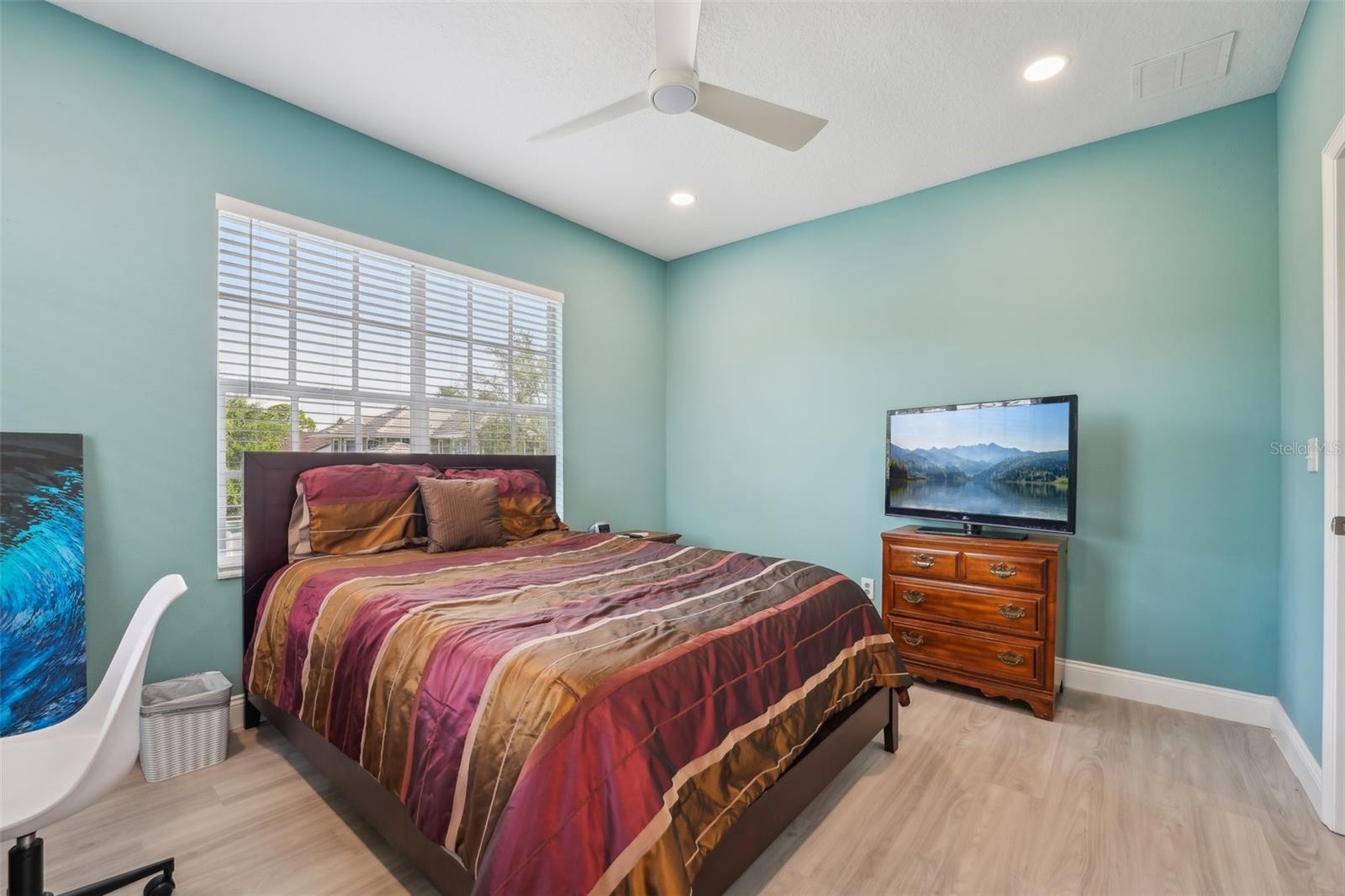 750 SAND PINE DR NE, ST PETERSBURG, FL, 33703