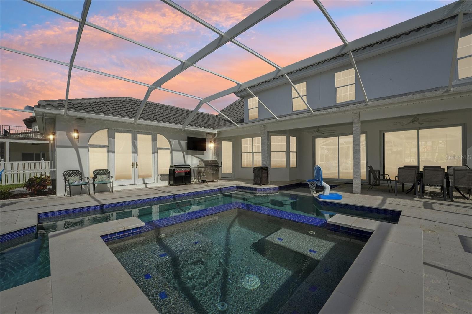 750 SAND PINE DR NE, ST PETERSBURG, FL, 33703