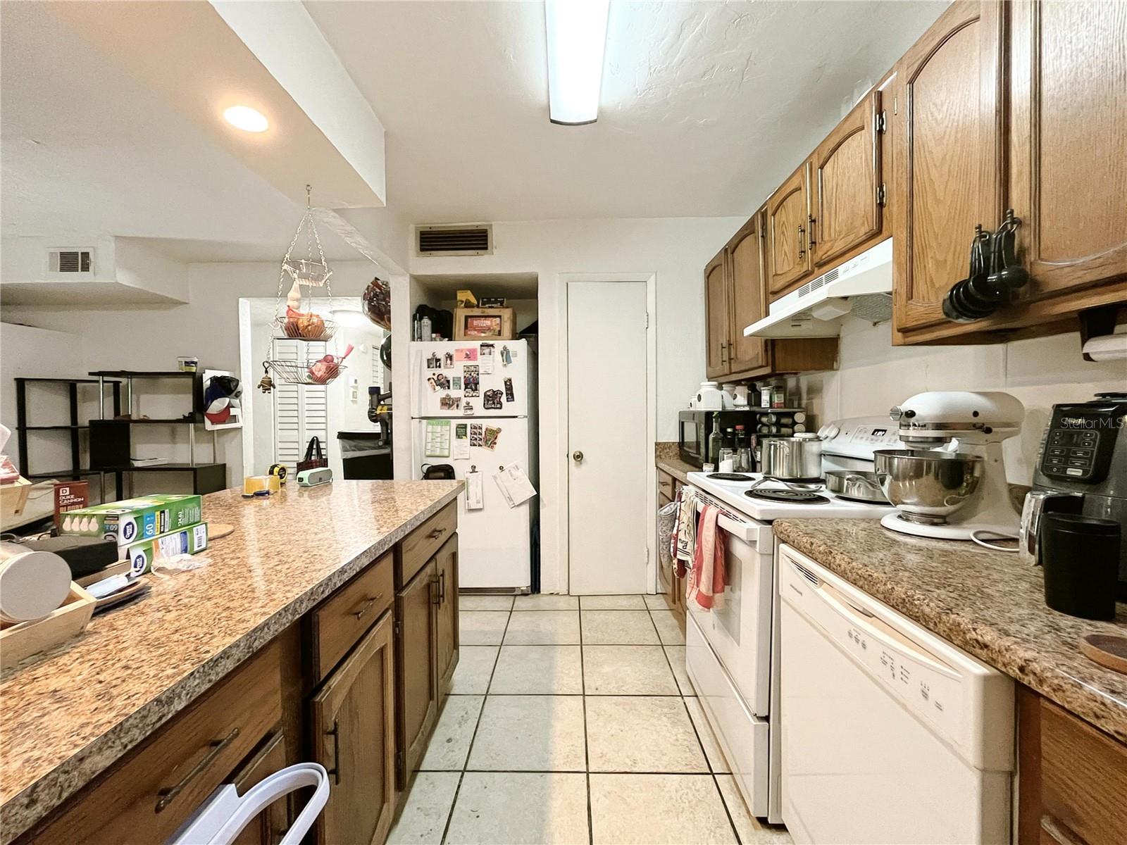 2811 SW ARCHER RD #M105, GAINESVILLE, FL, 32608