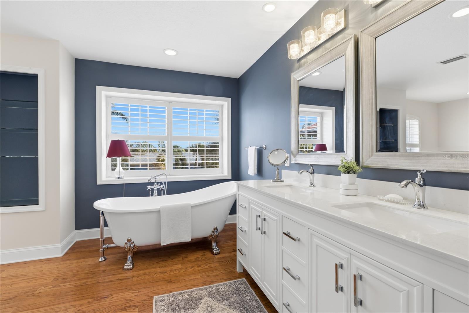 9226 13TH AVENUE CIR NW, BRADENTON, FL, 34209