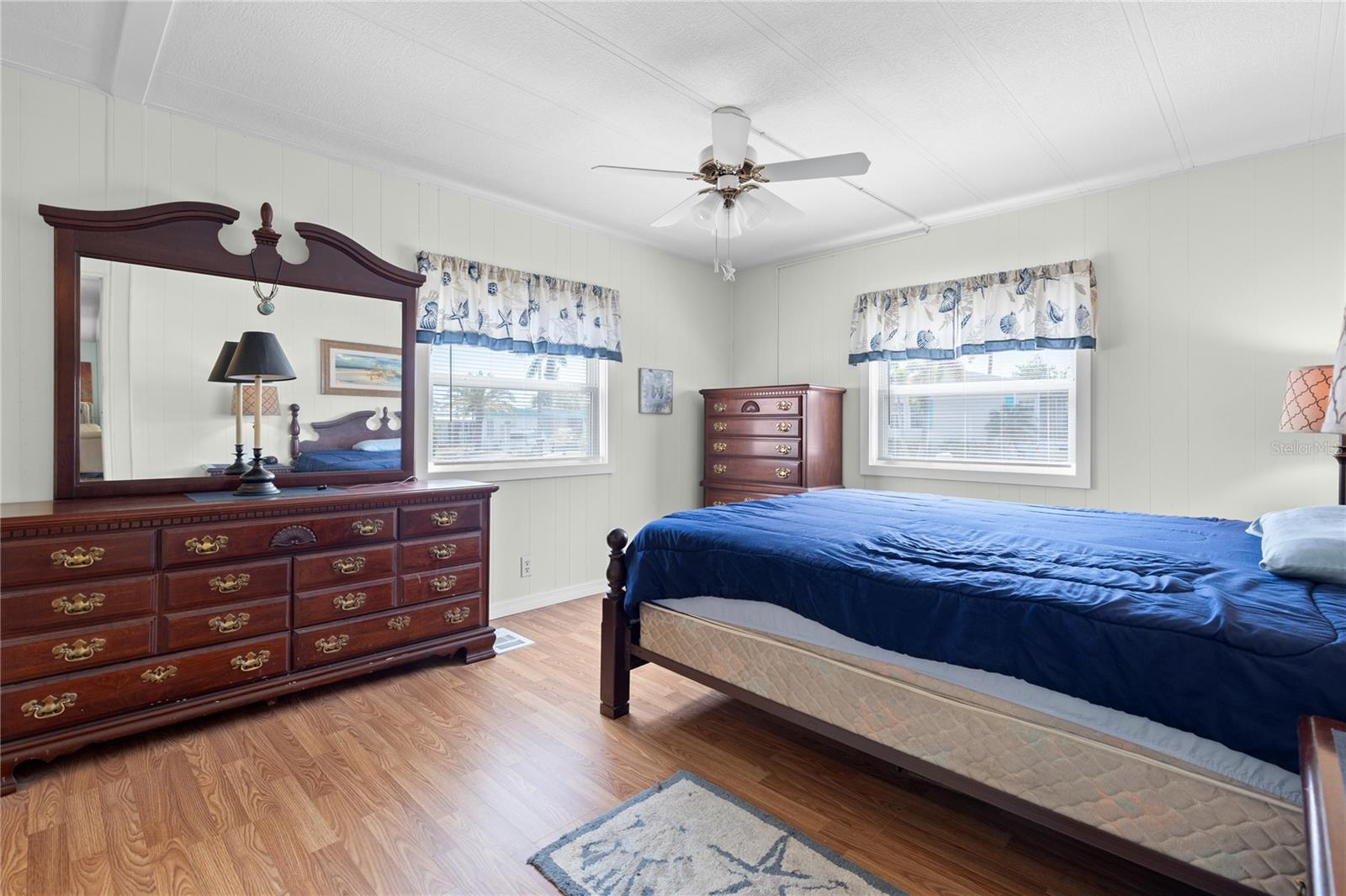 201 CARRIAGE LN, NORTH FORT MYERS, FL, 33917