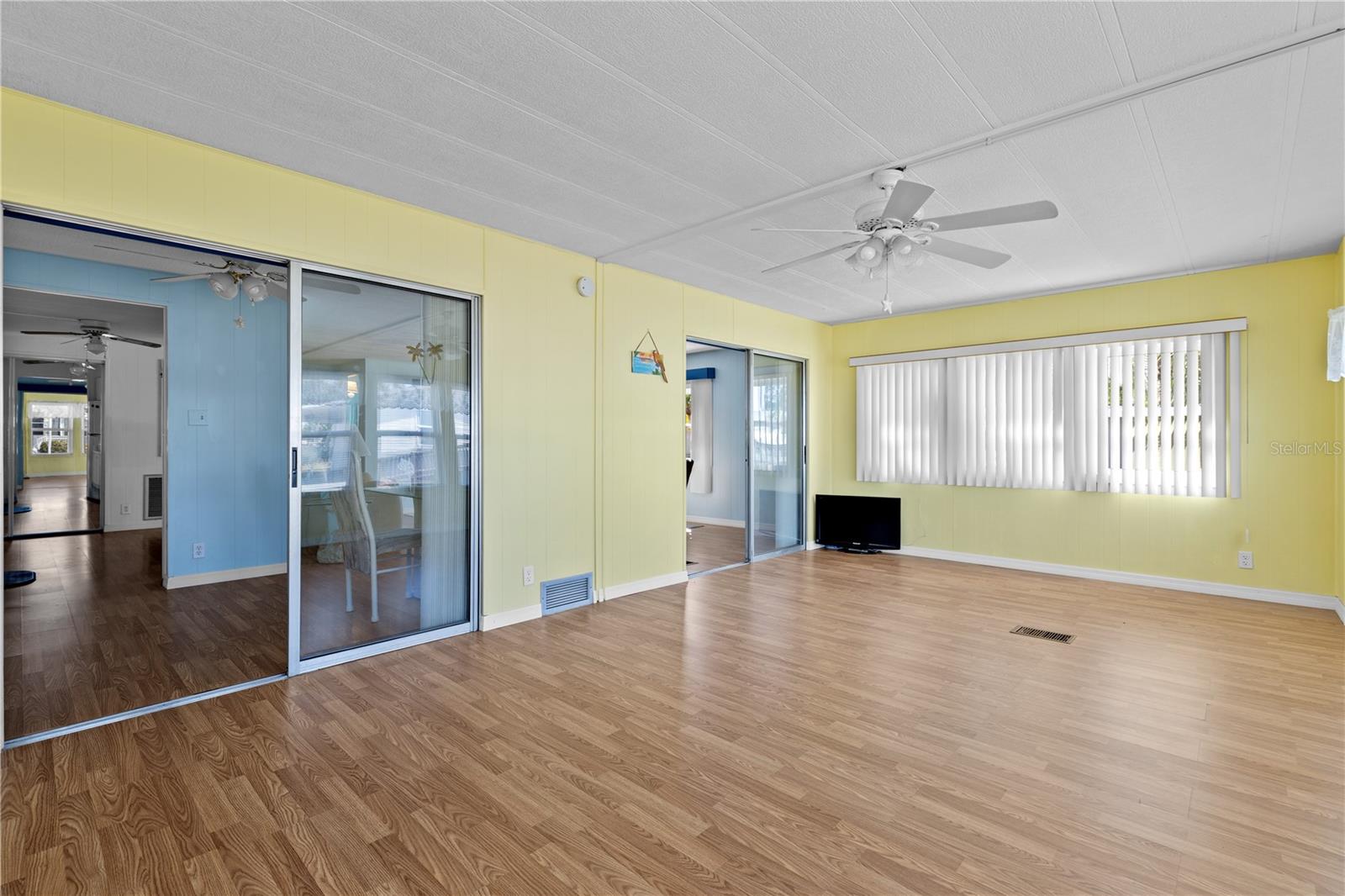 201 CARRIAGE LN, NORTH FORT MYERS, FL, 33917