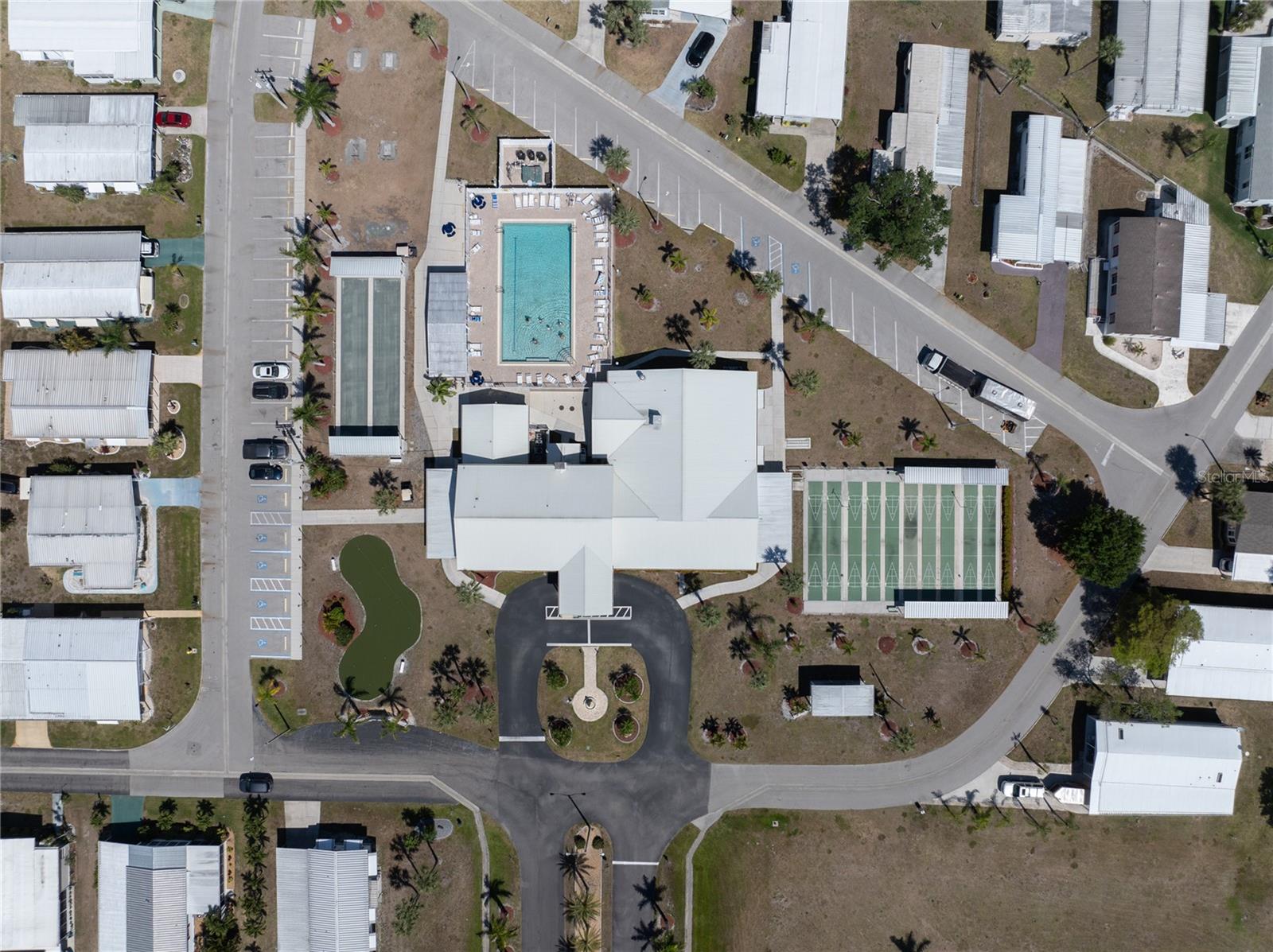 201 CARRIAGE LN, NORTH FORT MYERS, FL, 33917