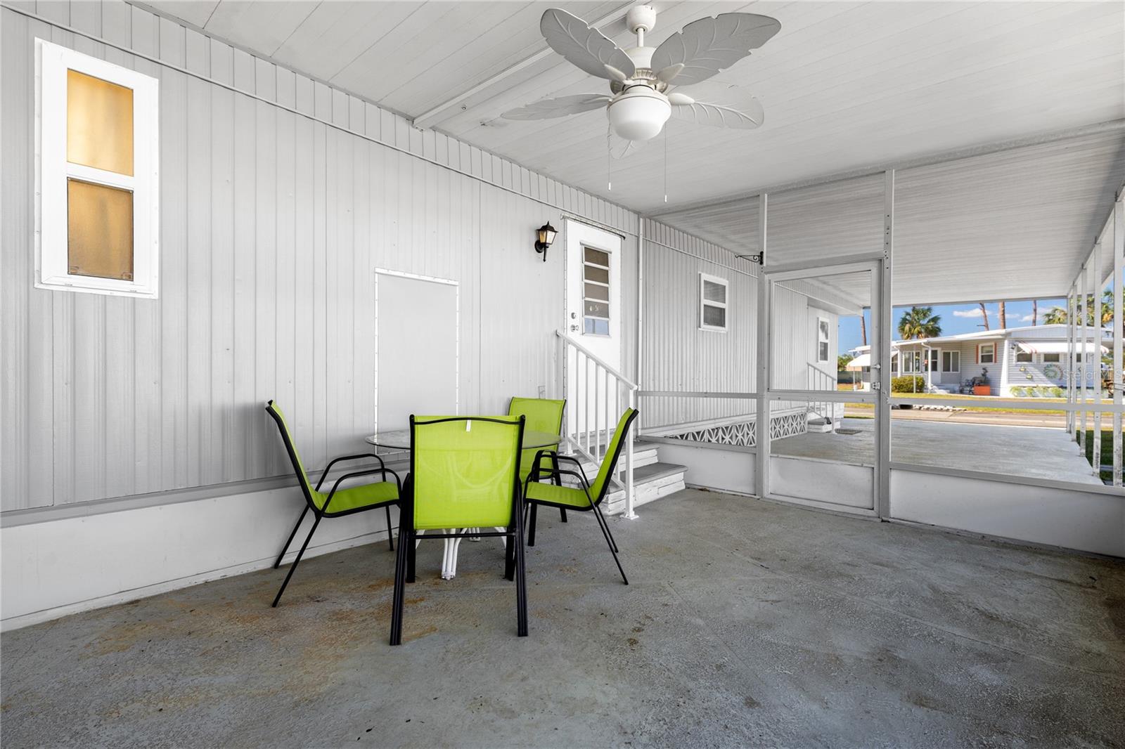 201 CARRIAGE LN, NORTH FORT MYERS, FL, 33917